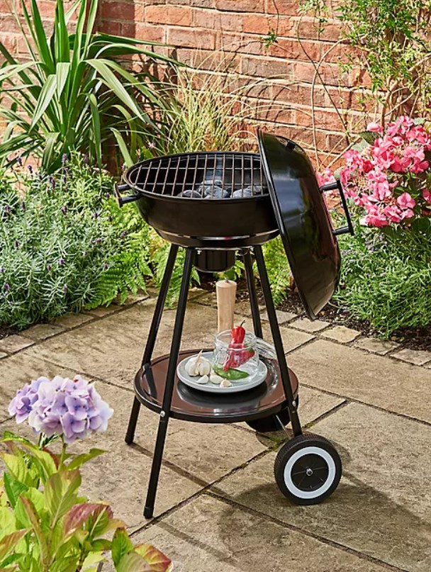 Title: (127/6D) Lot RRP £105. 3x Expert Grill 43cm Kettle BBQ RRP £35 Each. Steel & Plastic - Image 2 of 5