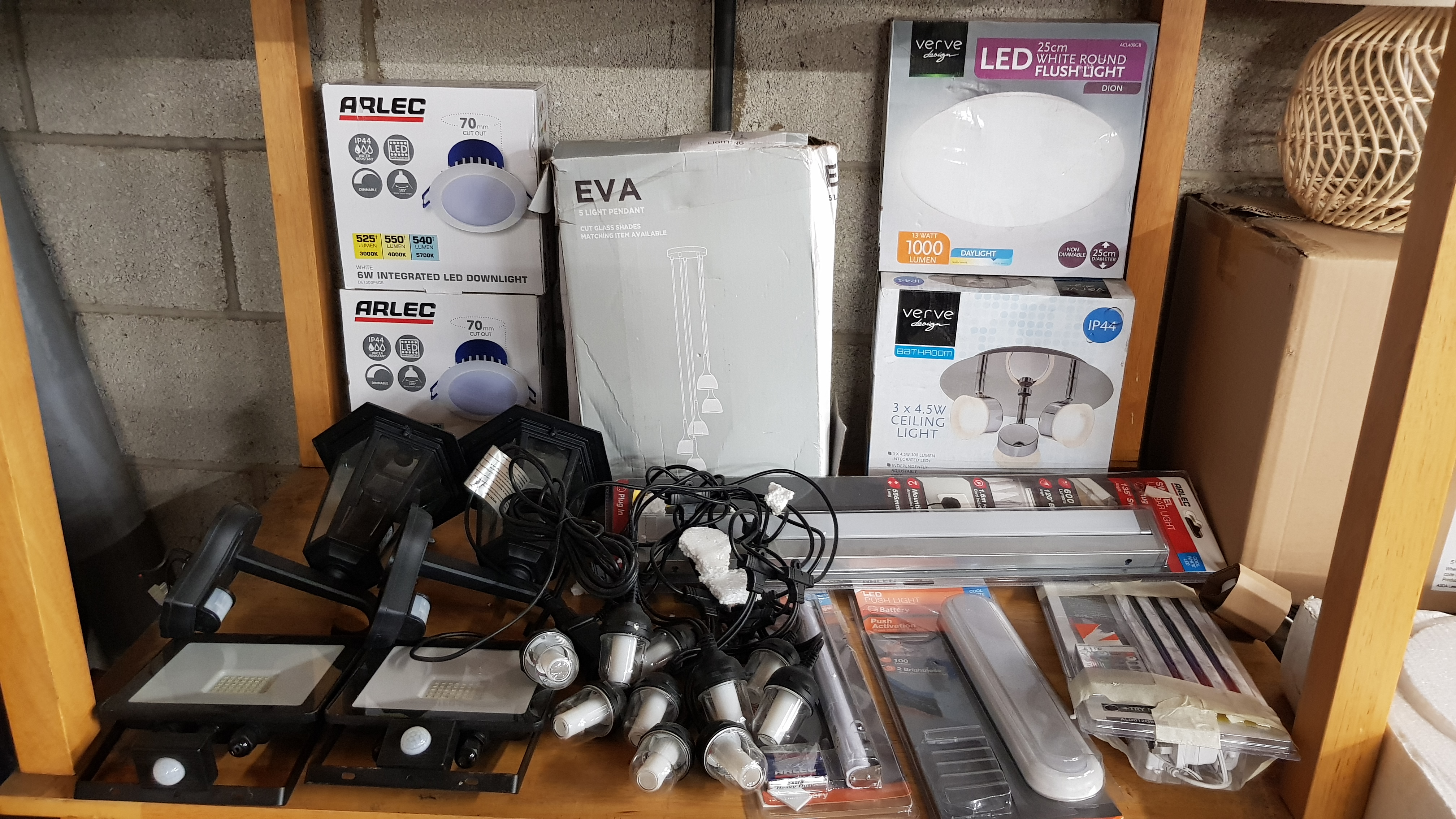 Title: (154/9F) Traders Lot Of Lighting Items - Full Contents Of Wall. To Include Mixed Floor Lamps, - Image 10 of 35