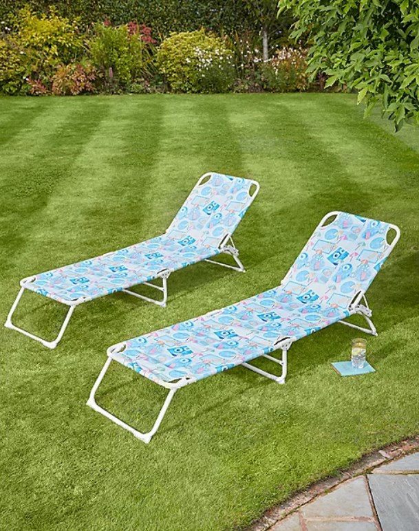 Title: (136/7M) Lot RRP £90. 3x Blue Pool Print Sun Lounger RRP £30 Each. Dimensions: (26x 55.5x