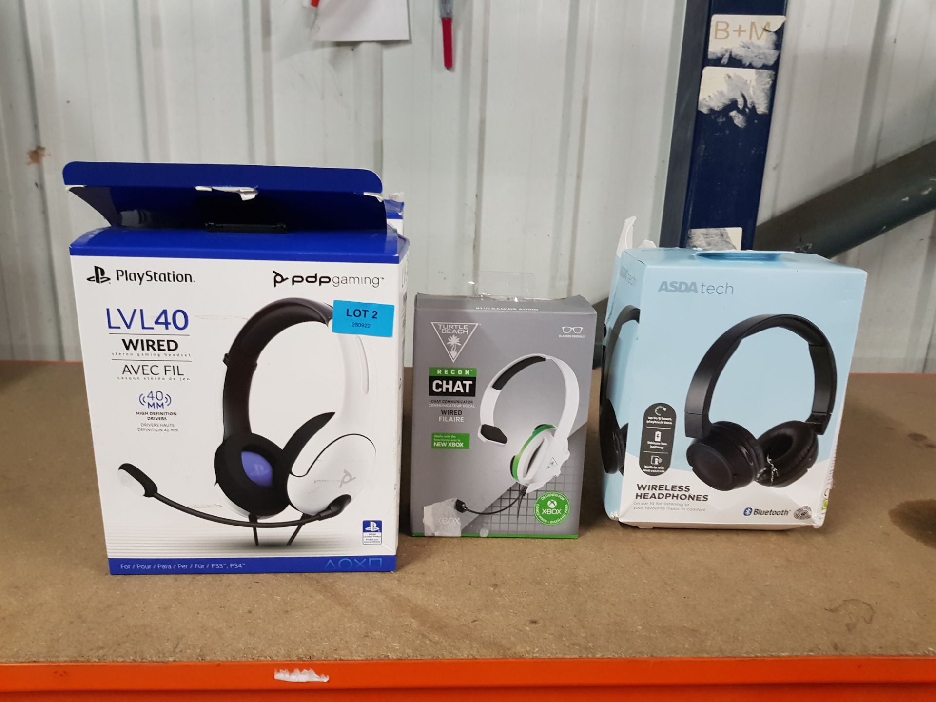 Title: (2/10F) Lot RRP £142. 7x Headset Items. 4x PDP Gaming LVL40 Wired Playstation Headset RRP £20 - Image 8 of 12