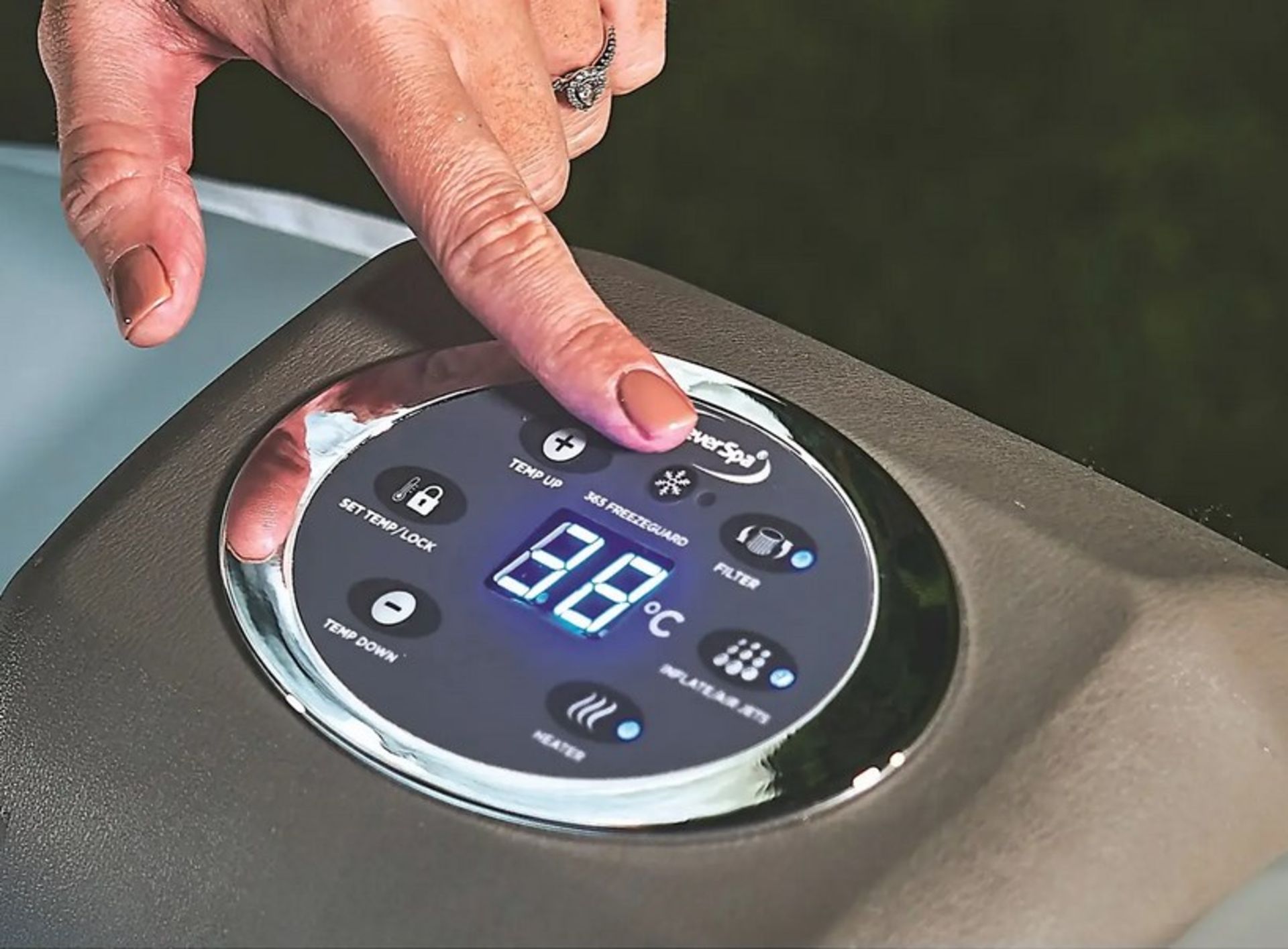 (55/Mez/P6) RRP £450. CleverSpa Cotswolds 4 Person Round Portable Spa. 110 Powerful Massaging Air... - Image 3 of 5