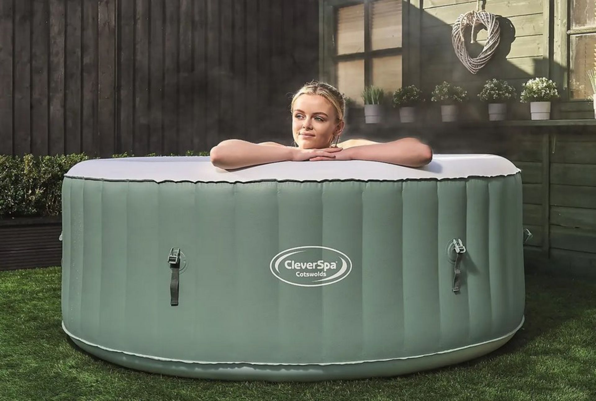 (55/Mez/P6) RRP £450. CleverSpa Cotswolds 4 Person Round Portable Spa. 110 Powerful Massaging Air...