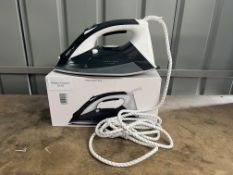 John Lewis Speed Steam Iron. RRP £25 - Grade U