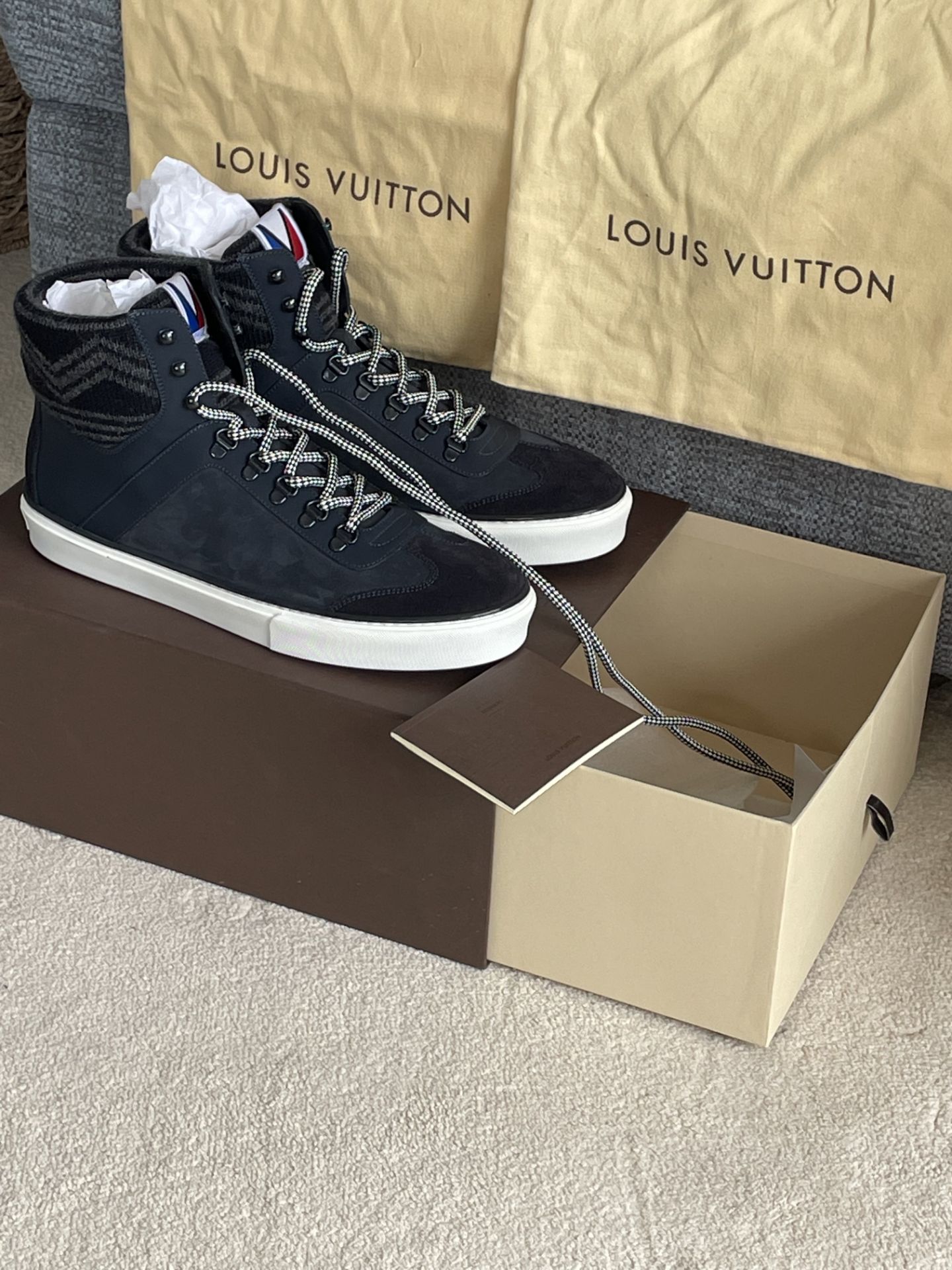 Louis Vuitton Trainers Size 9 - Image 2 of 6