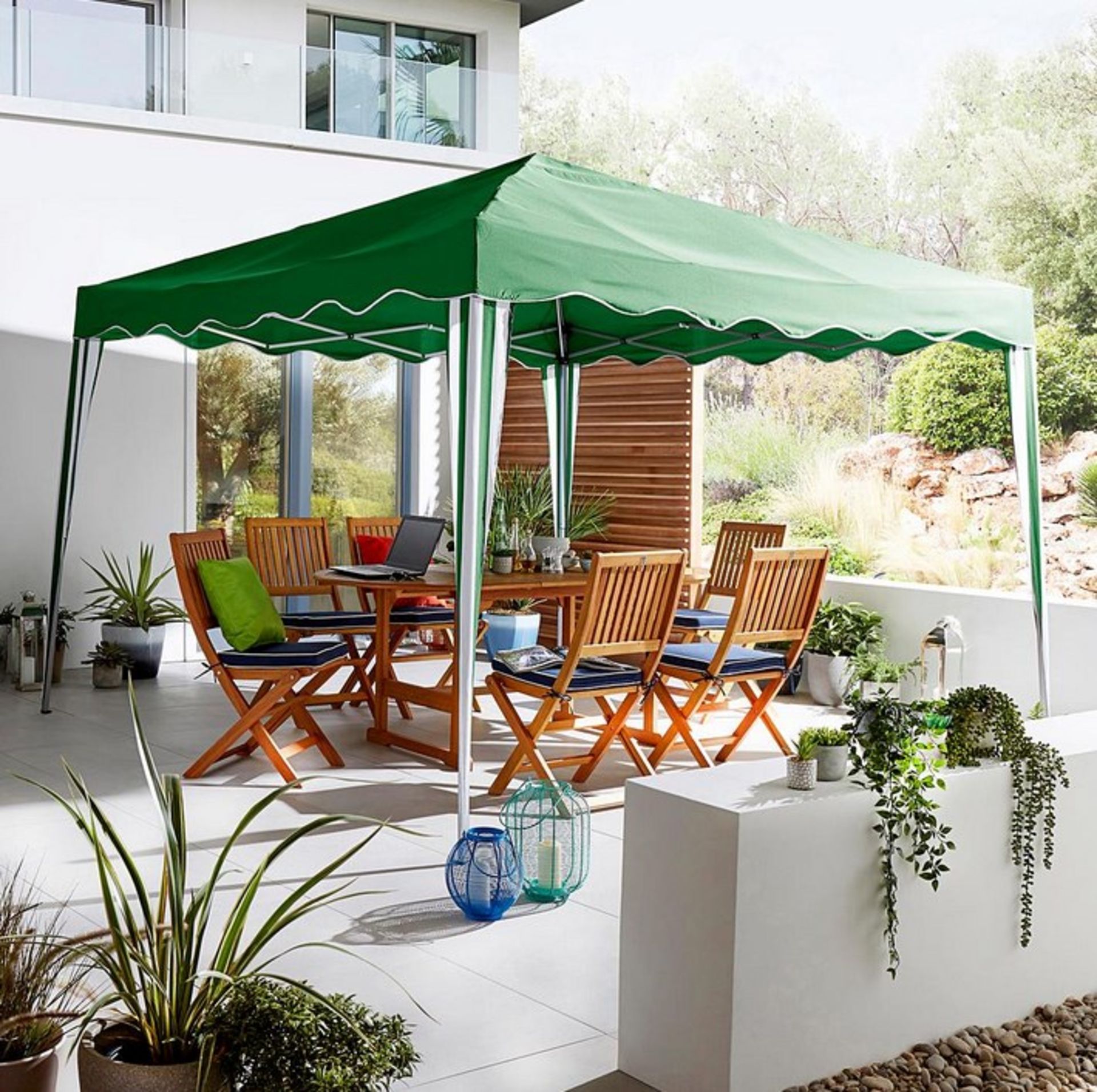 (57/1E) RRP £89. 3x3m Pop Up Gazebo Green (WT3639/01). Very Easy To Assemble And Folds Away Neatl...