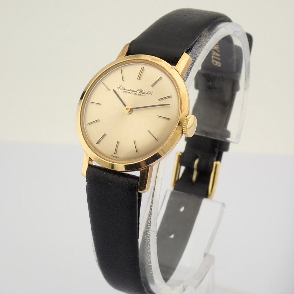 Title: IWC / Schaffhausen 18K - Lady's Yellow gold Wrist WatchDescription: Brand : IWC Model : - Bild 7 aus 12