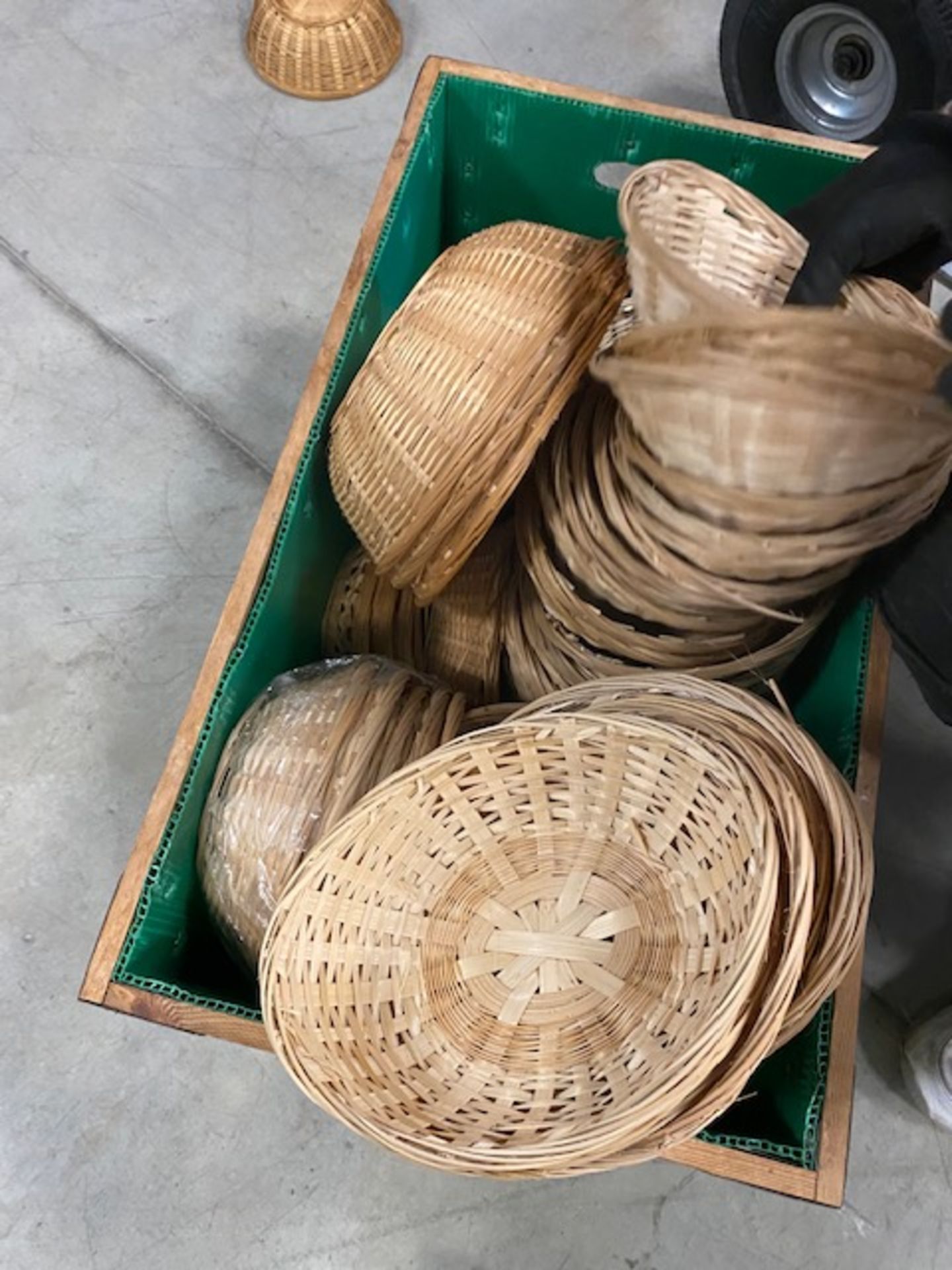 Lot 8. 87 Wicker Bread Baskets