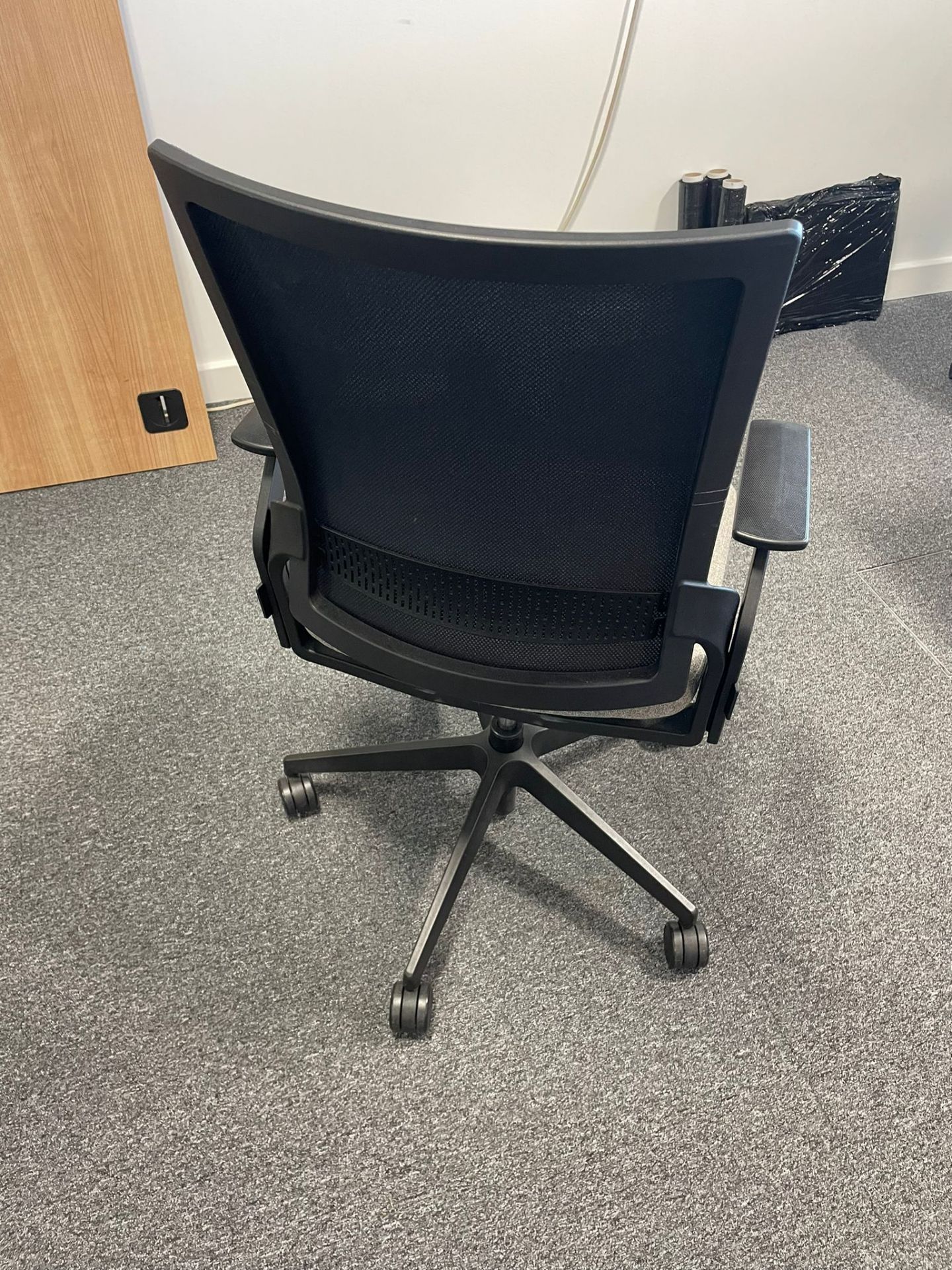 1 x Adjustable Swivel Chair - Image 2 of 2