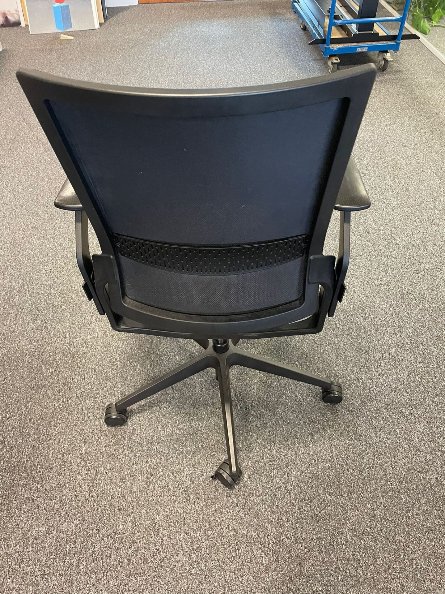 1 x Adjustable Swivel Chair - Image 2 of 2