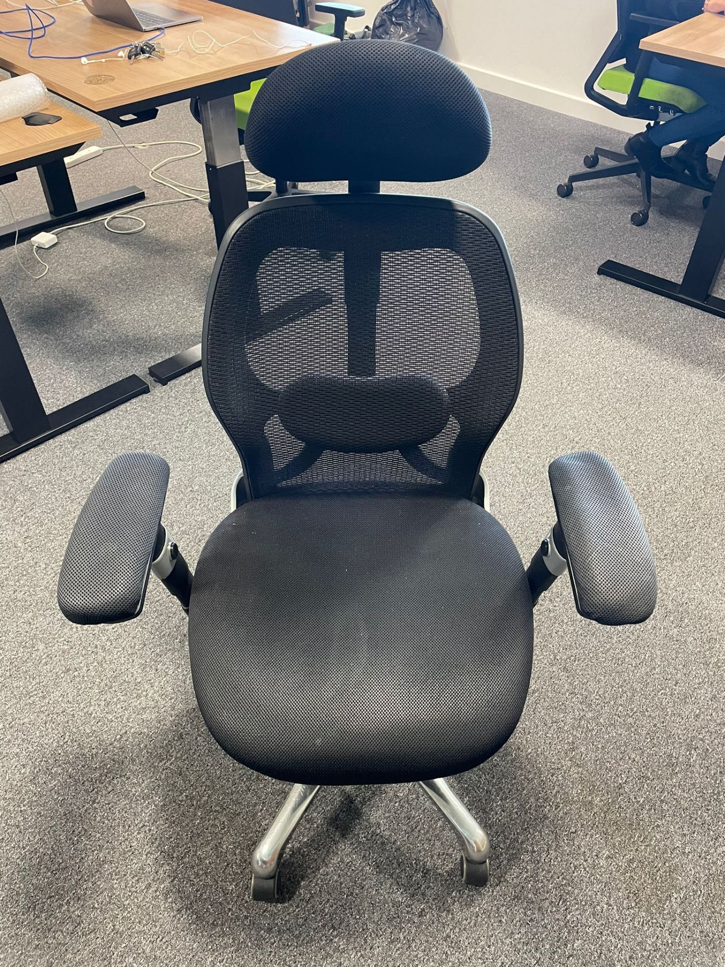 1 x Adjustable Swivel Chair