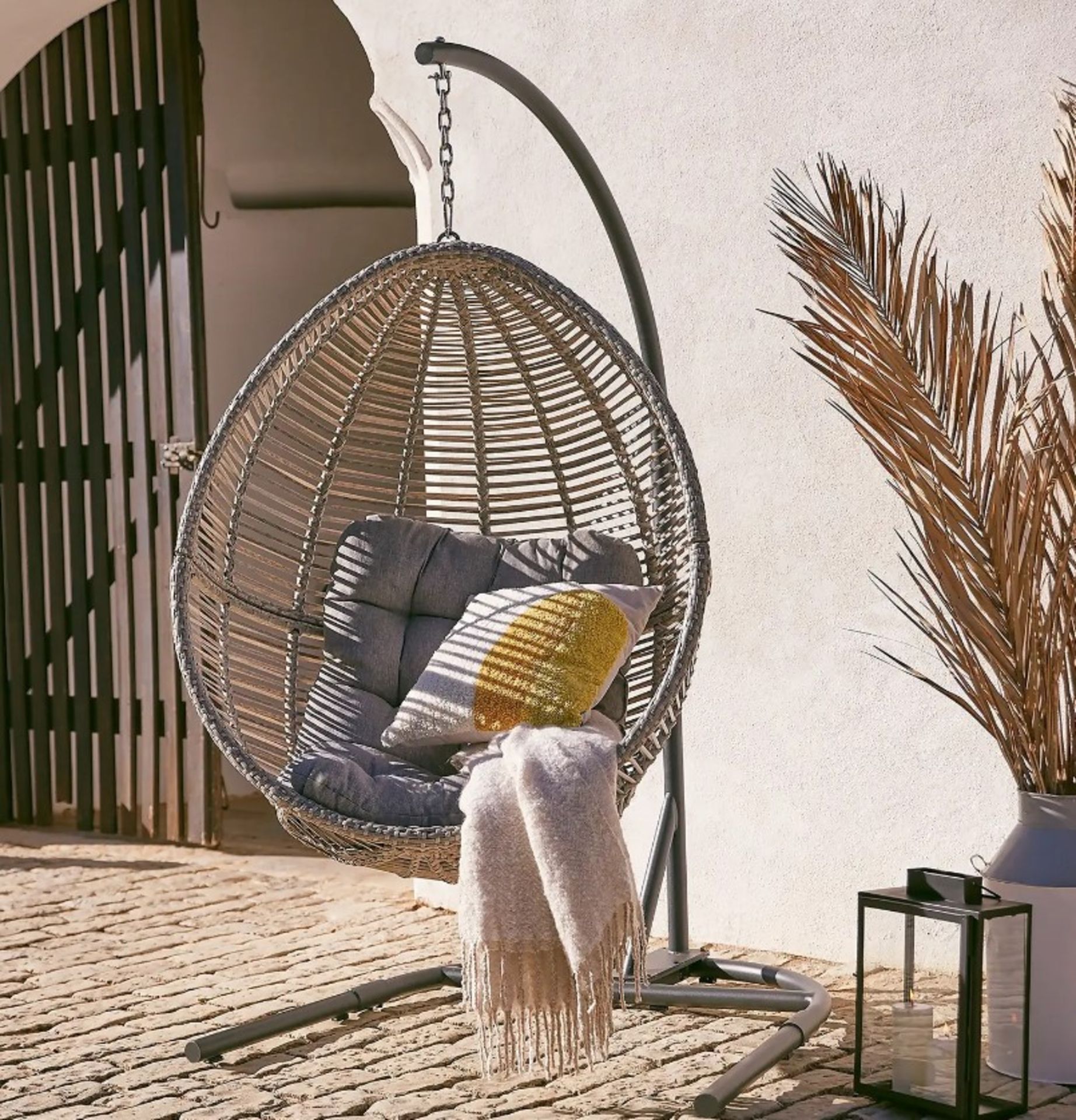 (15/Mez/P) RRP £360. Hartington Florence Hanging Egg Chair. (H198x W116x D118cm). Please Note The...