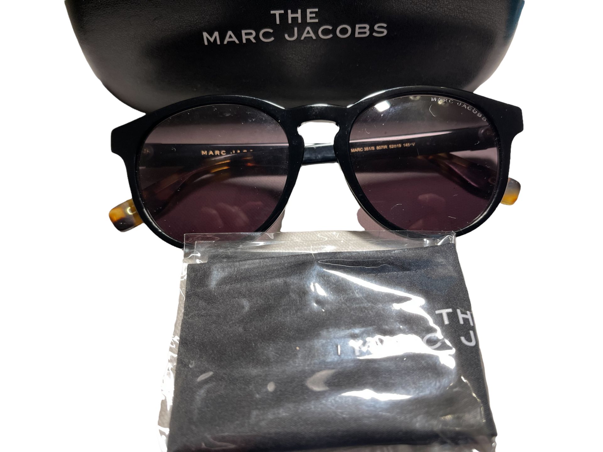 Marc Jacobs Ladies Sunglasses - Ex Demo or Surplus Stock from our Private Jet Charter - Image 3 of 10