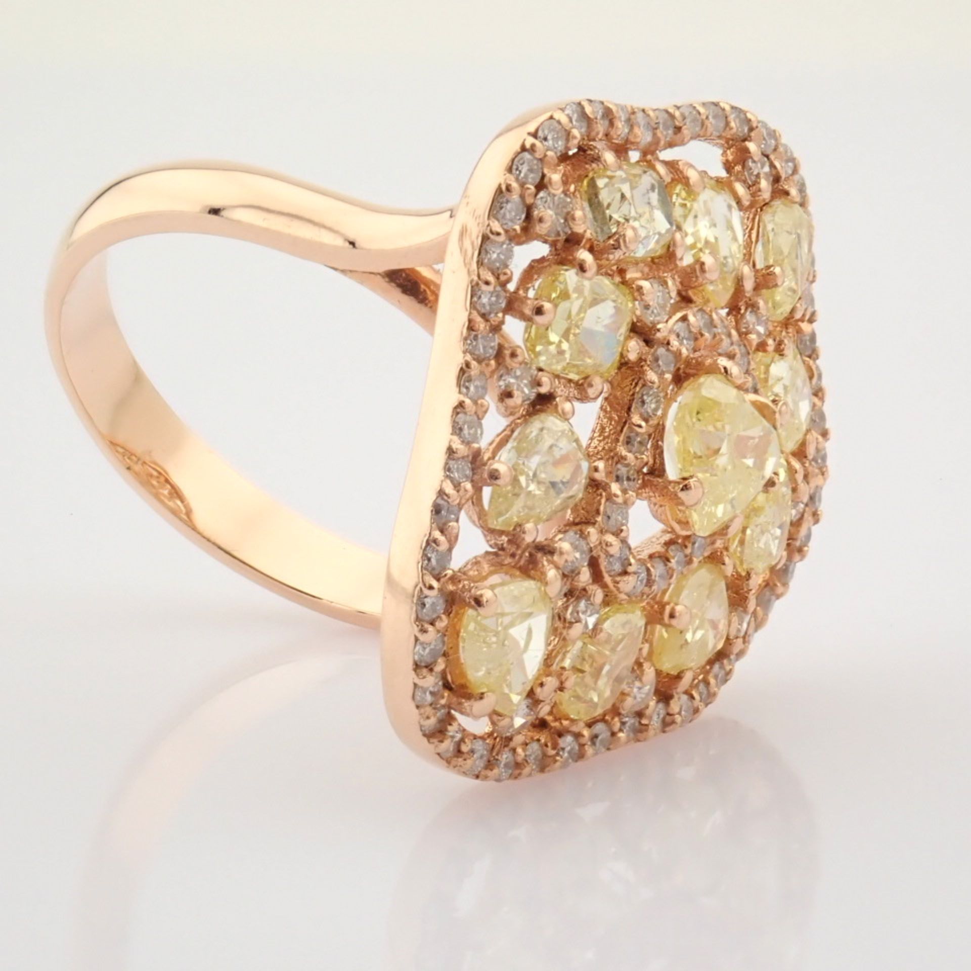 Certificated 18K Rose/Pink Gold Diamond & Fancy Diamond Ring / Total 2.96 ct - Image 5 of 7