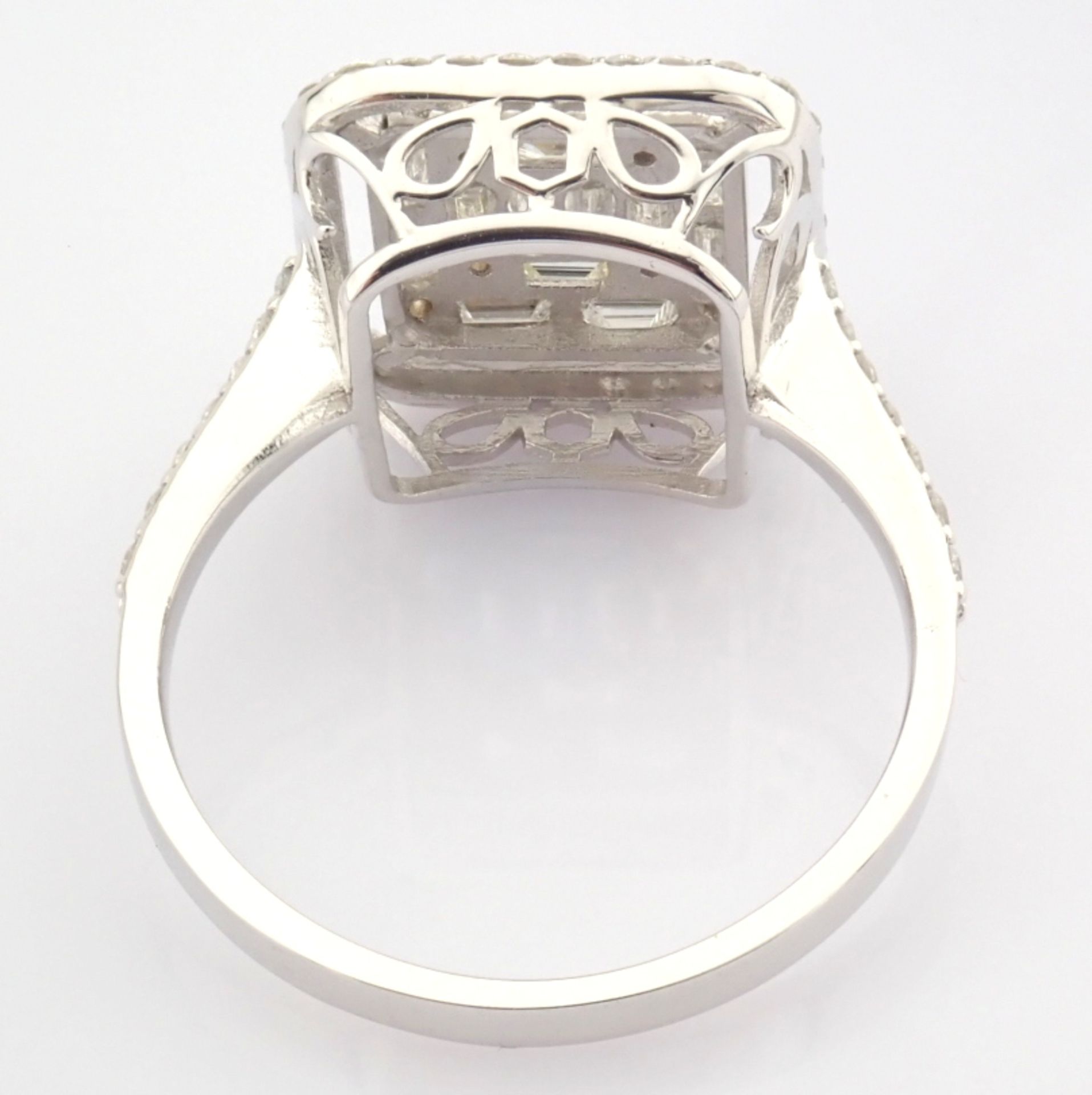 Certificated 14K White Gold Diamond Ring / Total 0.99 ct - Image 5 of 5