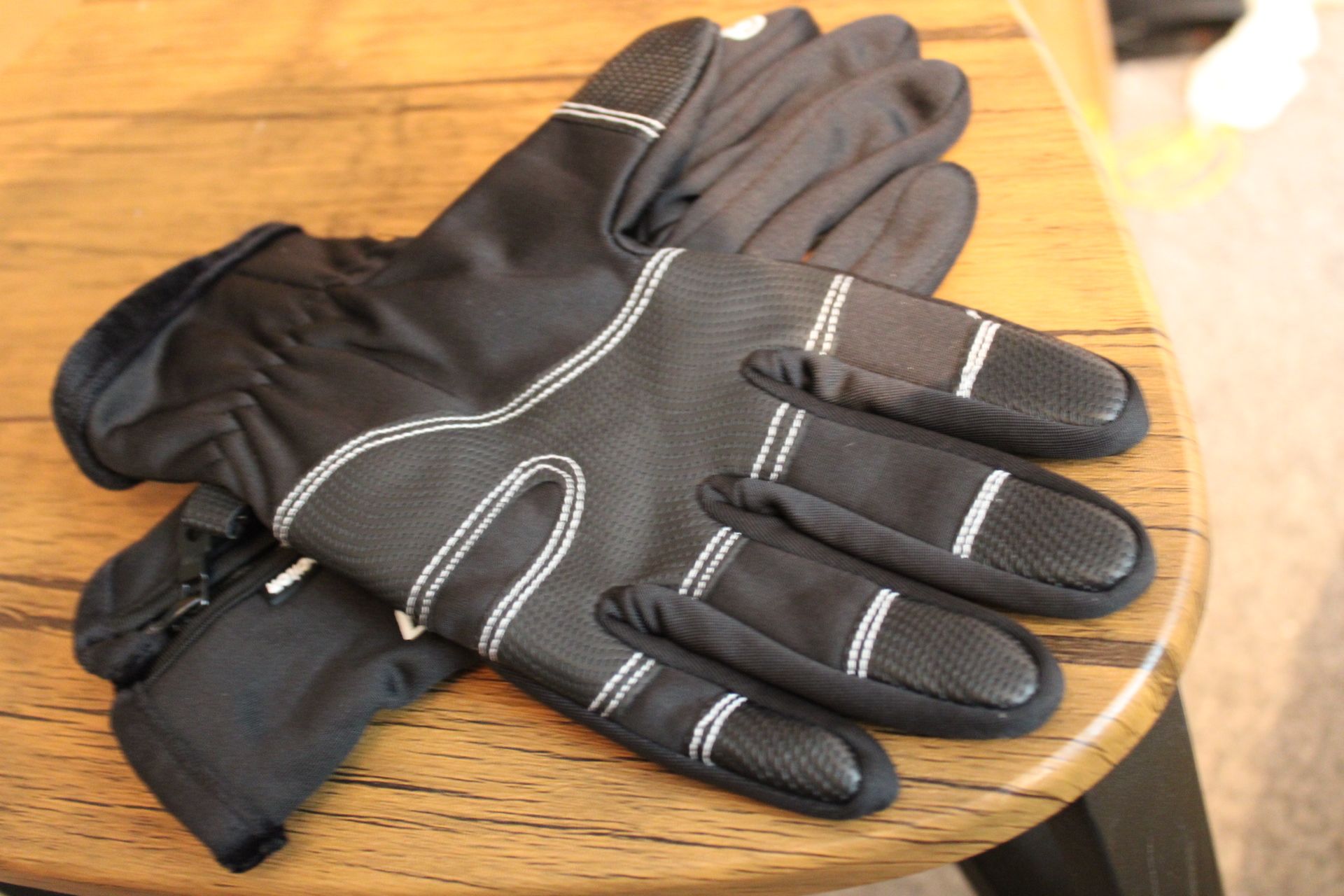 Job lot 13X Medium Cycle Gloves - Image 2 of 2