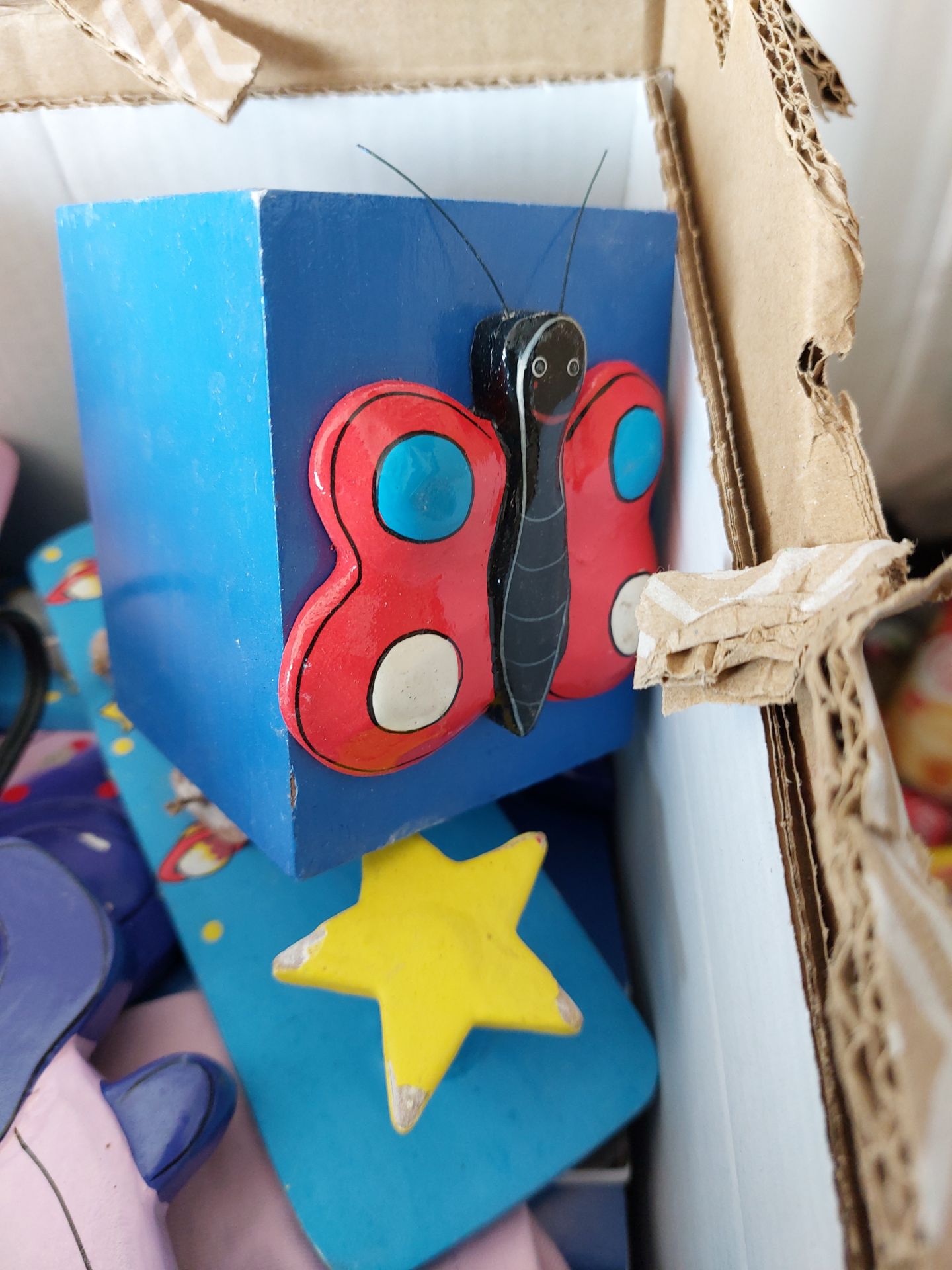 Box of Pink and Blue Door and Clothes Hooks and Mirrors for Children's Rooms - Image 6 of 7