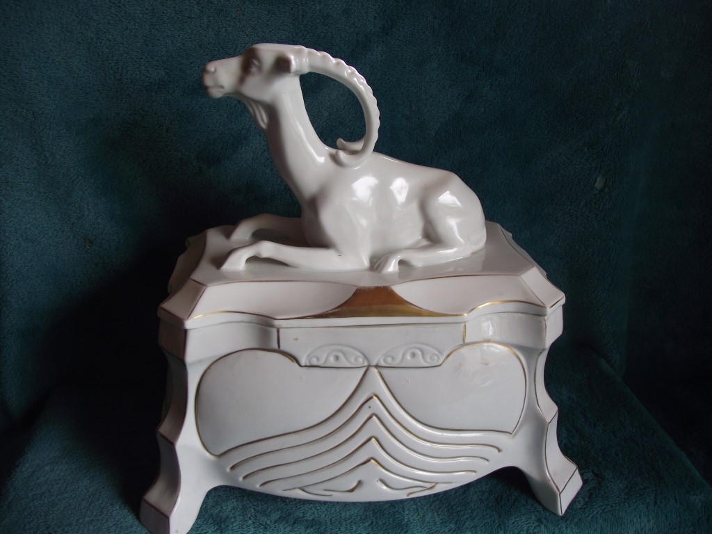 Fraureuth Kunstabteilung Art Deco Porcelain Lidded Box - Ibex Figurine To Lid - Image 17 of 24