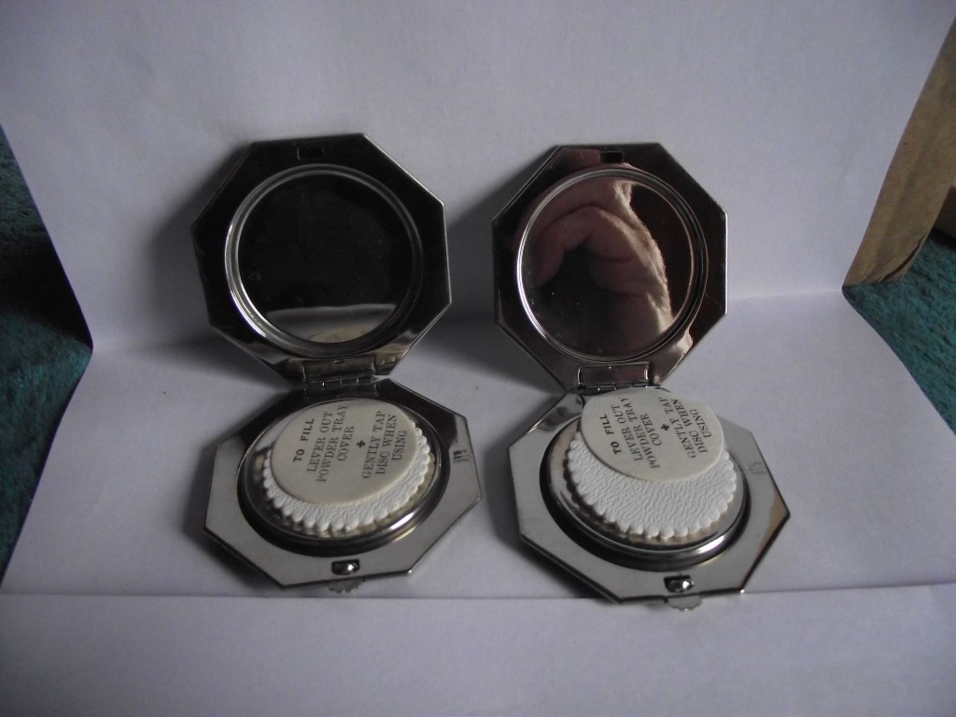 5 X 1930's Gwenda Powder Compacts & Cigarette Case - New Old Stock (unused)- original boxes. - Image 10 of 16