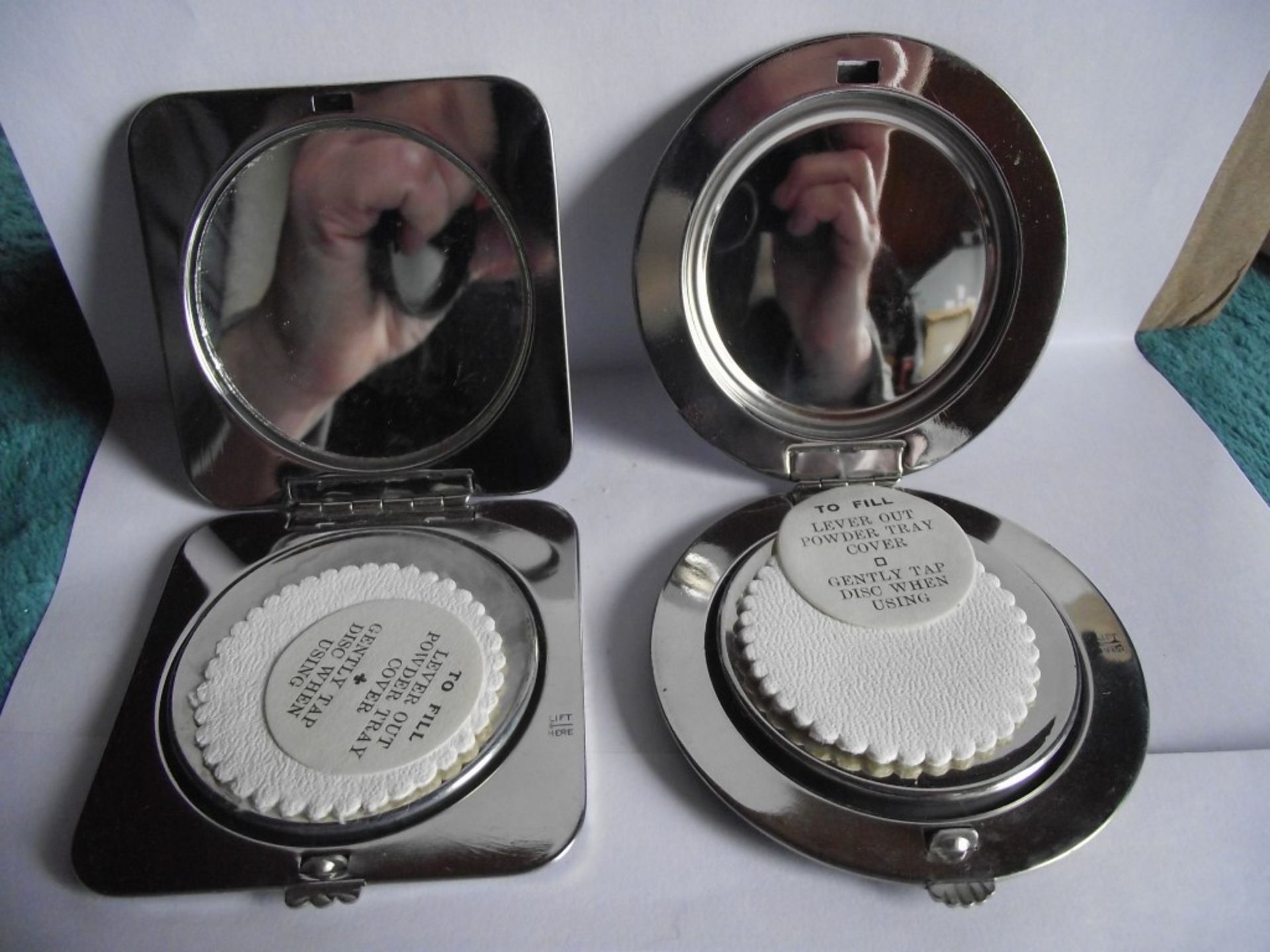5 X 1930's Gwenda Powder Compacts & Cigarette Case - New Old Stock (unused)- original boxes. - Image 9 of 16
