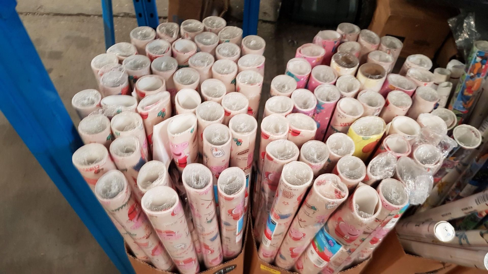 (46/1A) Lot RRP £120. Approx 80x Peppa Pig Christmas Gift Wrapping Paper RRP £1.50 Each. (Majorit... - Image 12 of 13