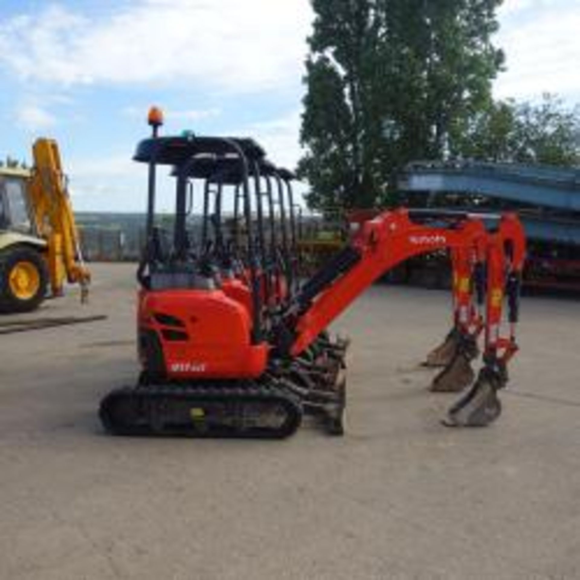 Kubota U17-3 Mini Digger - Image 7 of 12