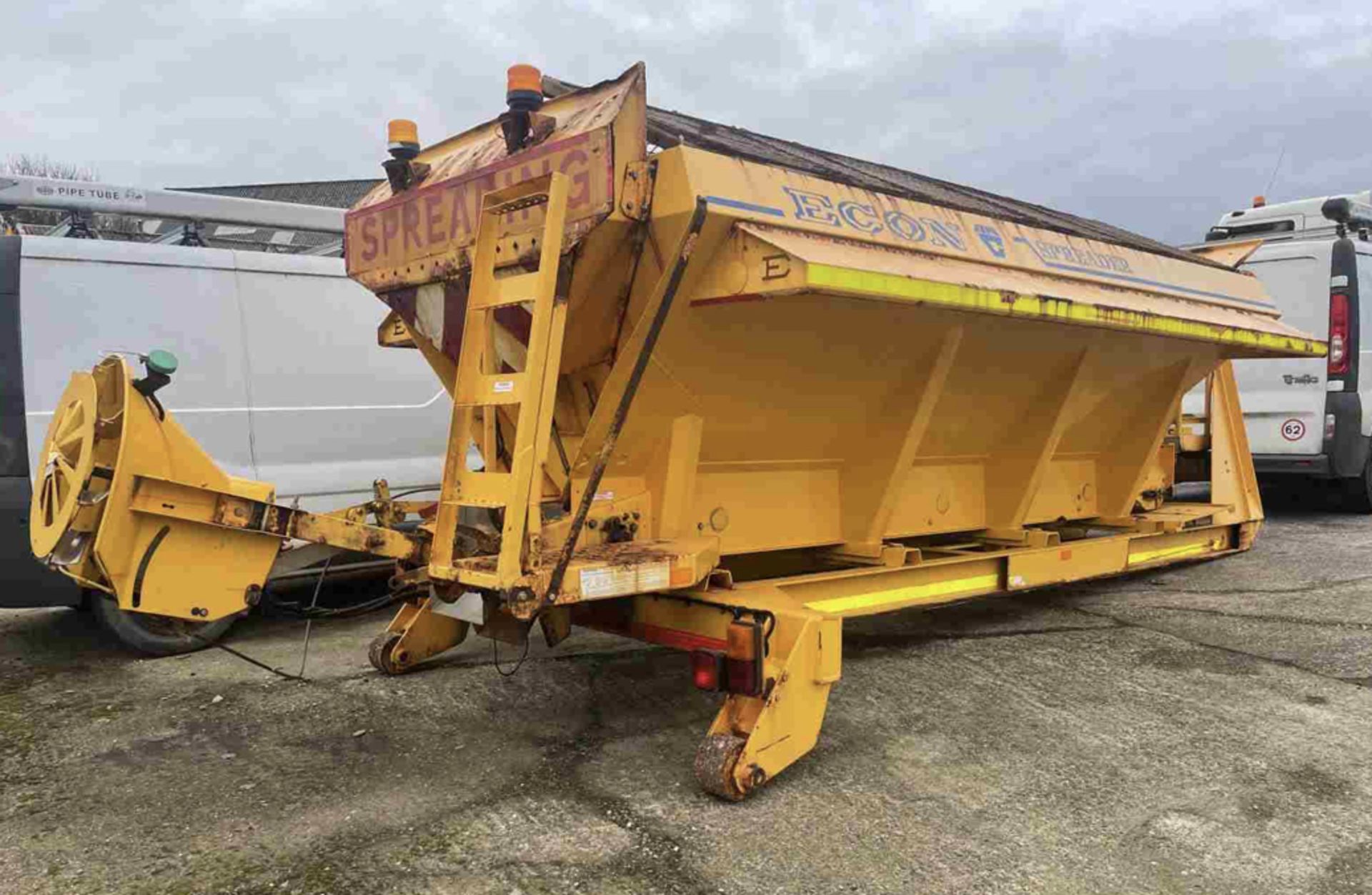Gritter body and snow plough - Image 2 of 5