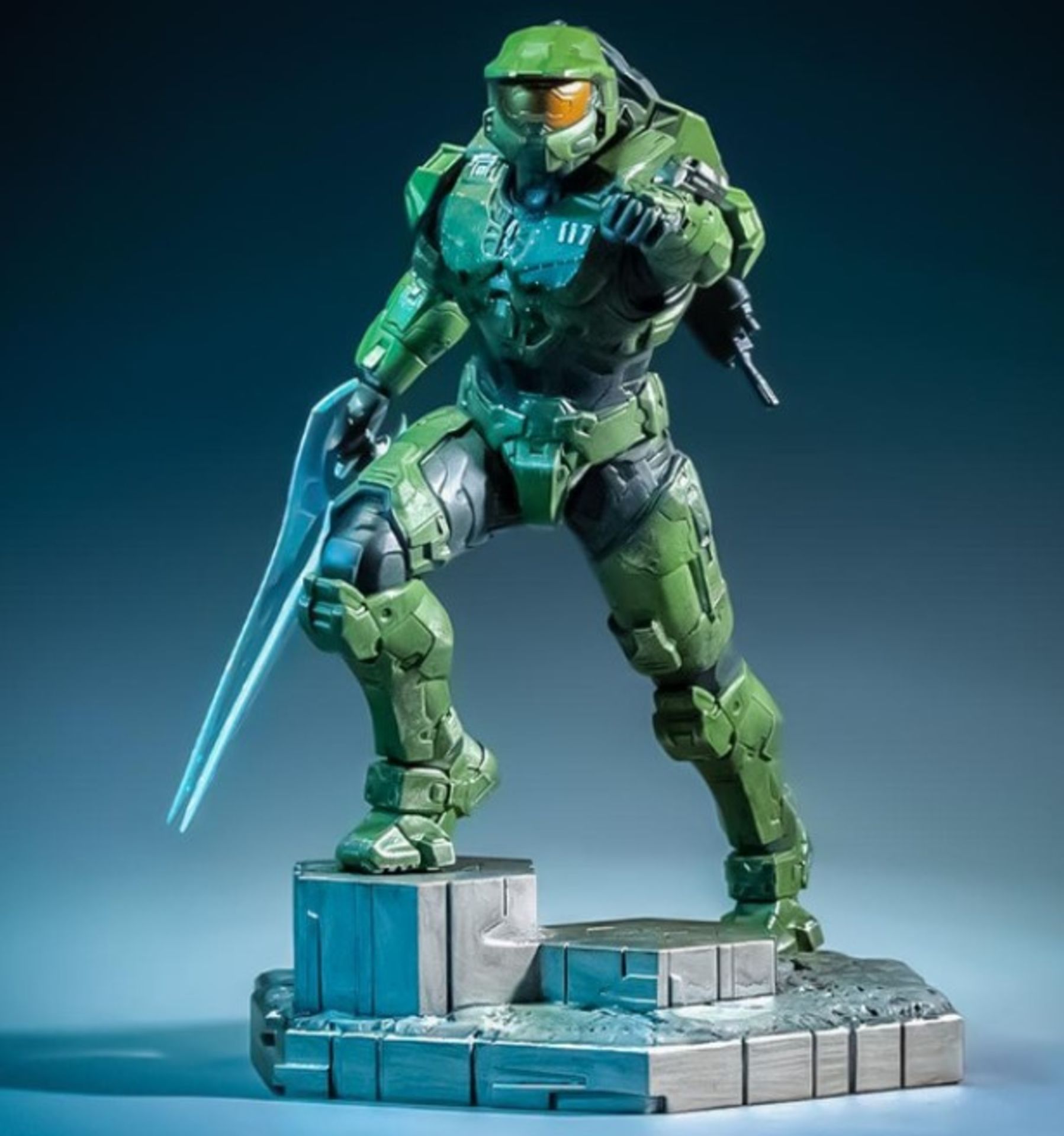 (9/5M) Lot RRP £138. 2x Halo Infinite Master Chief With Grappleshot 10Ó PVC Statue RRP £69 Each....