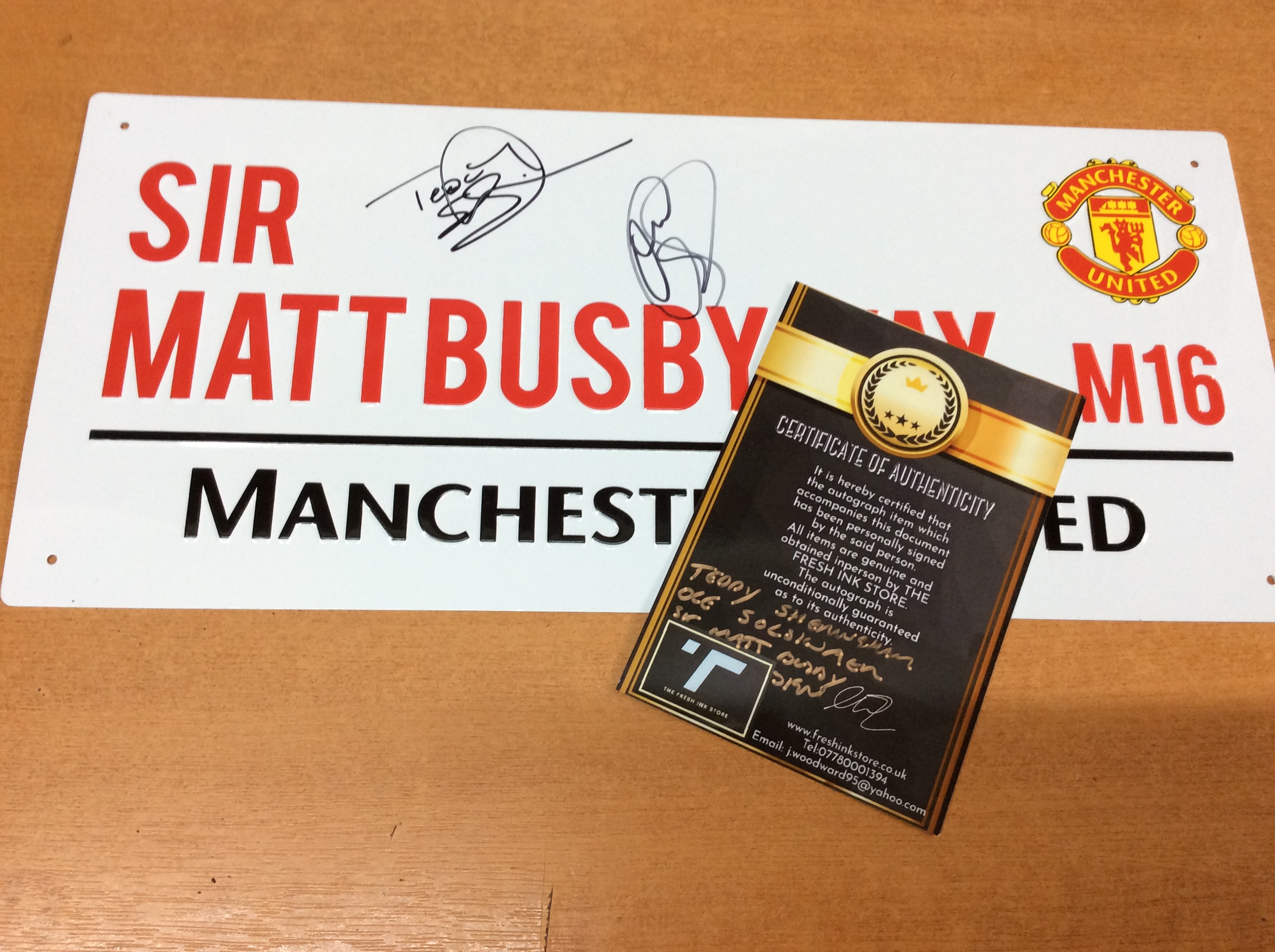 Teddy Sherringham & Ole Gunnar Solksjaer Signed Manchester United Street Plaque - Image 2 of 2