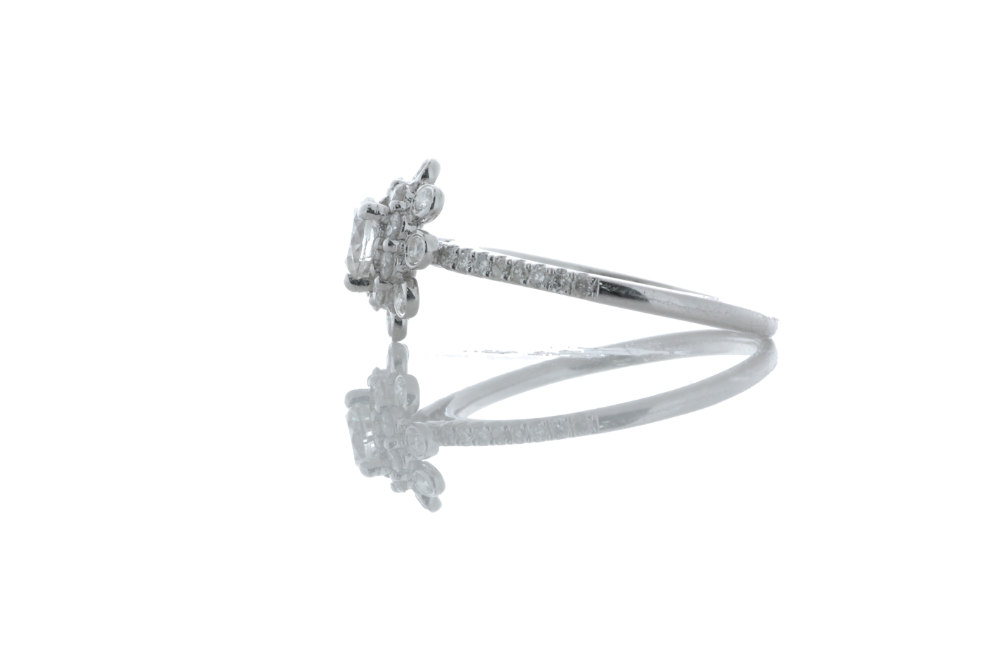 18ct White Gold Flower Halo Diamond Ring 0.76 - Image 2 of 5