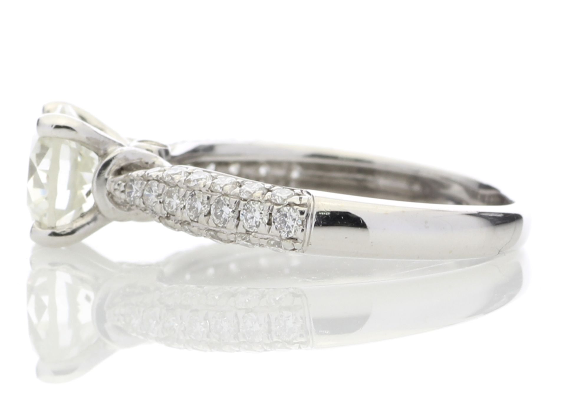18ct White Gold Single Stone Diamond Ring With Stone Set Shoulders (1.00) 1.38 - Image 3 of 5