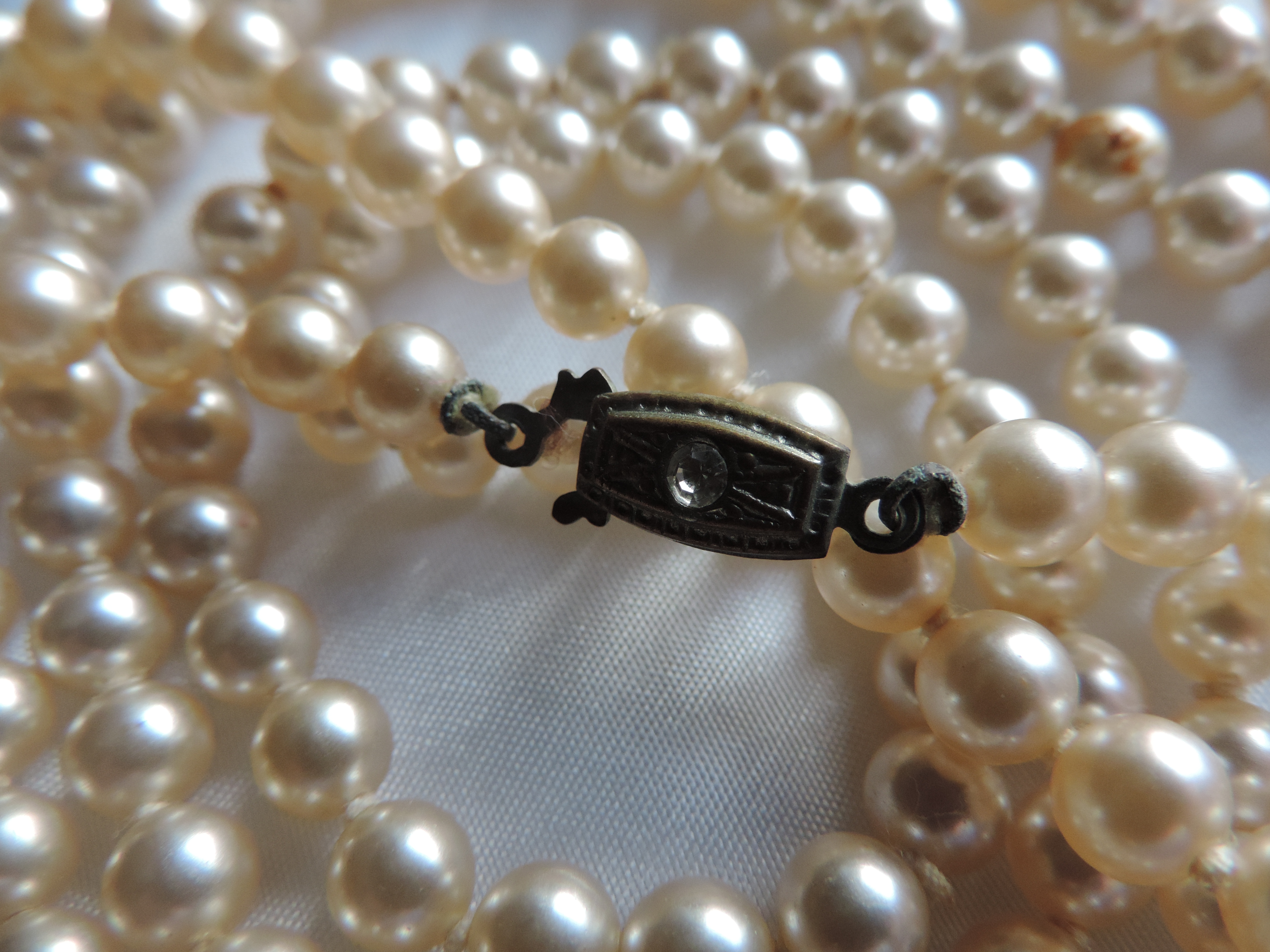 Vintage 54 inch Opera Length Pearl Necklace - Image 2 of 2