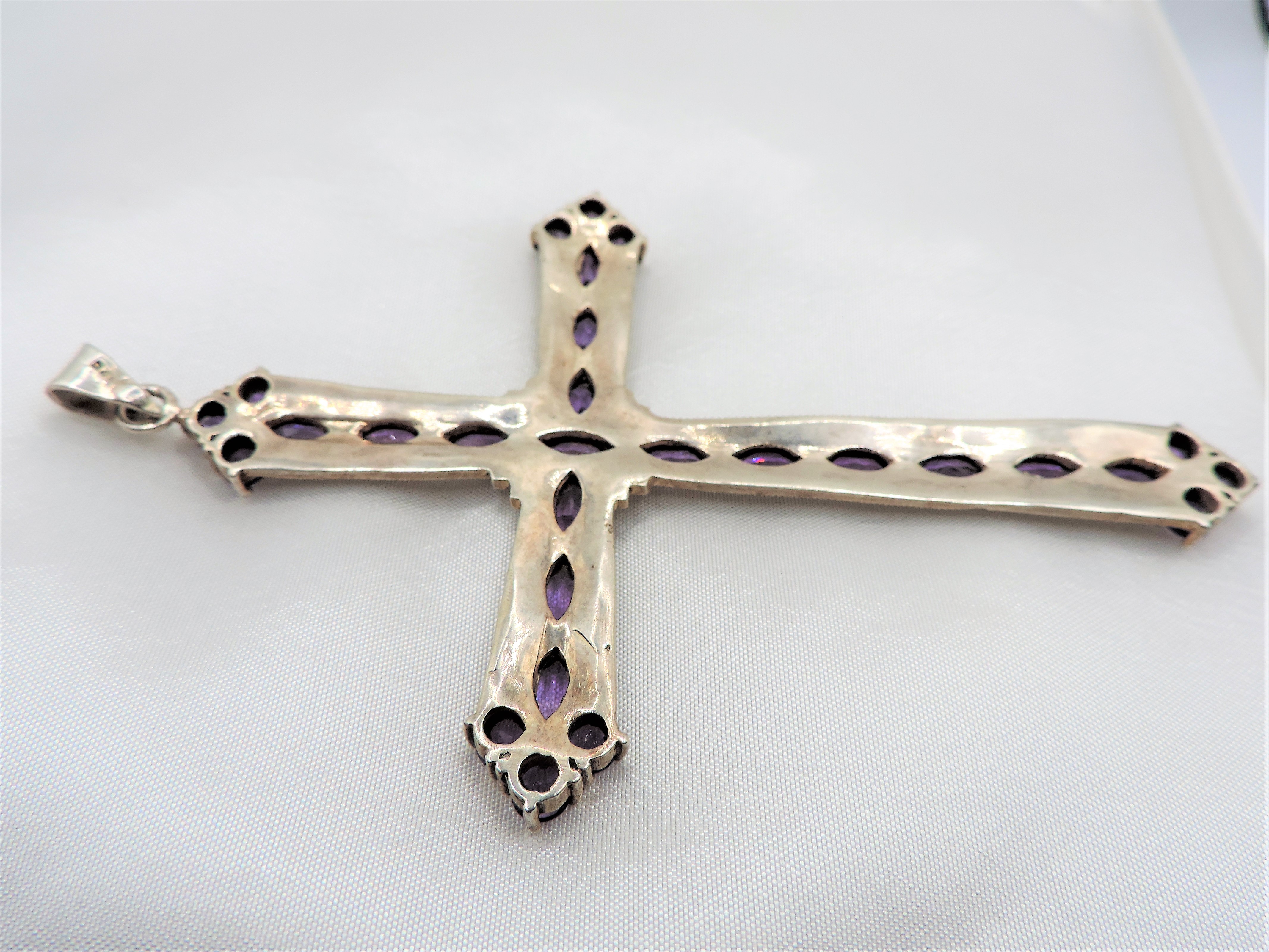 Extra Large Vintage Sterling Silver 12ct Amethyst & Marcasite Cross Pendant - Image 7 of 8