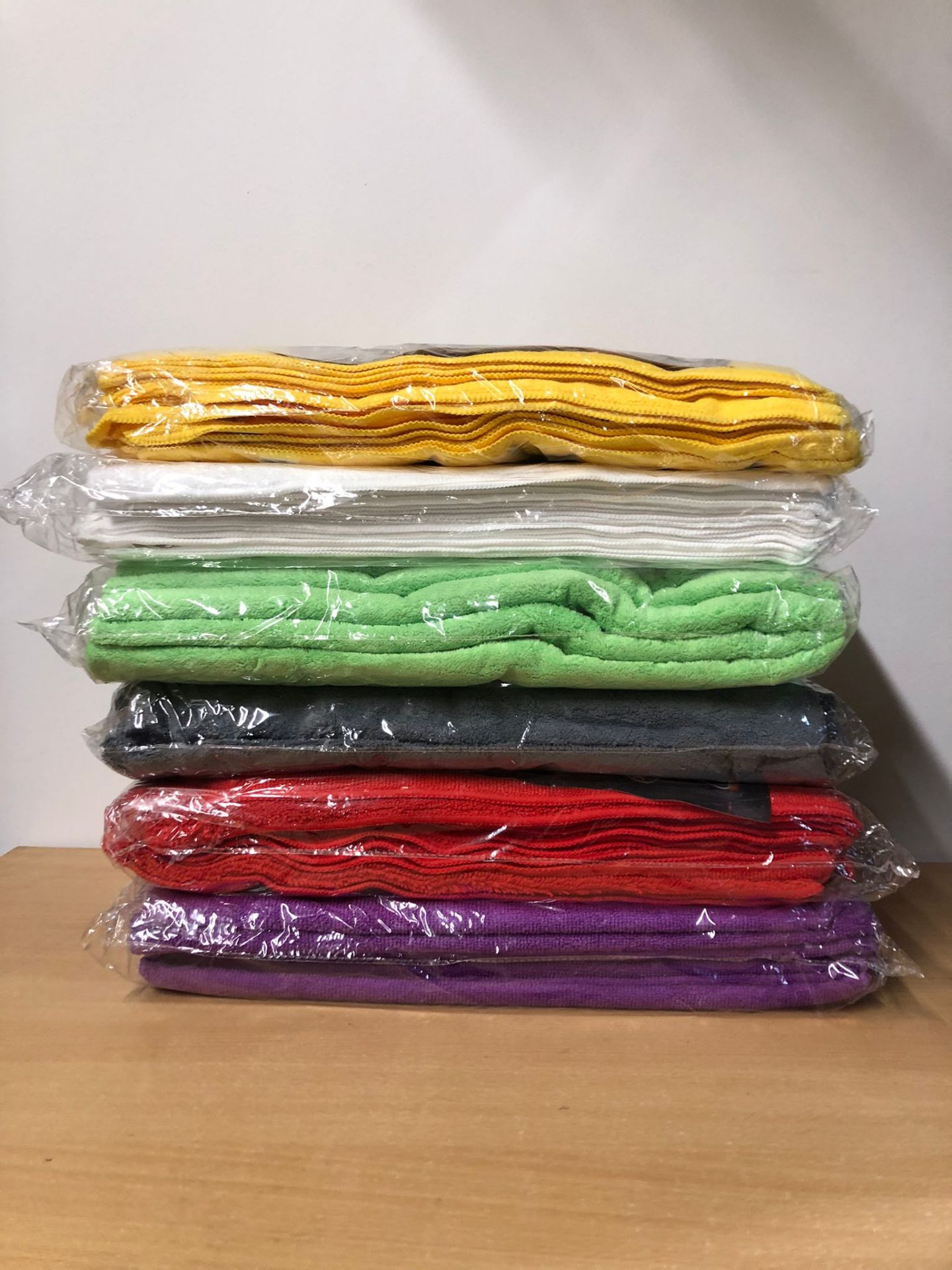 6 Packs of Detailing and Valeting Microfibre Cleaning Cloths Brand New 40 x 40cm - Image 8 of 9
