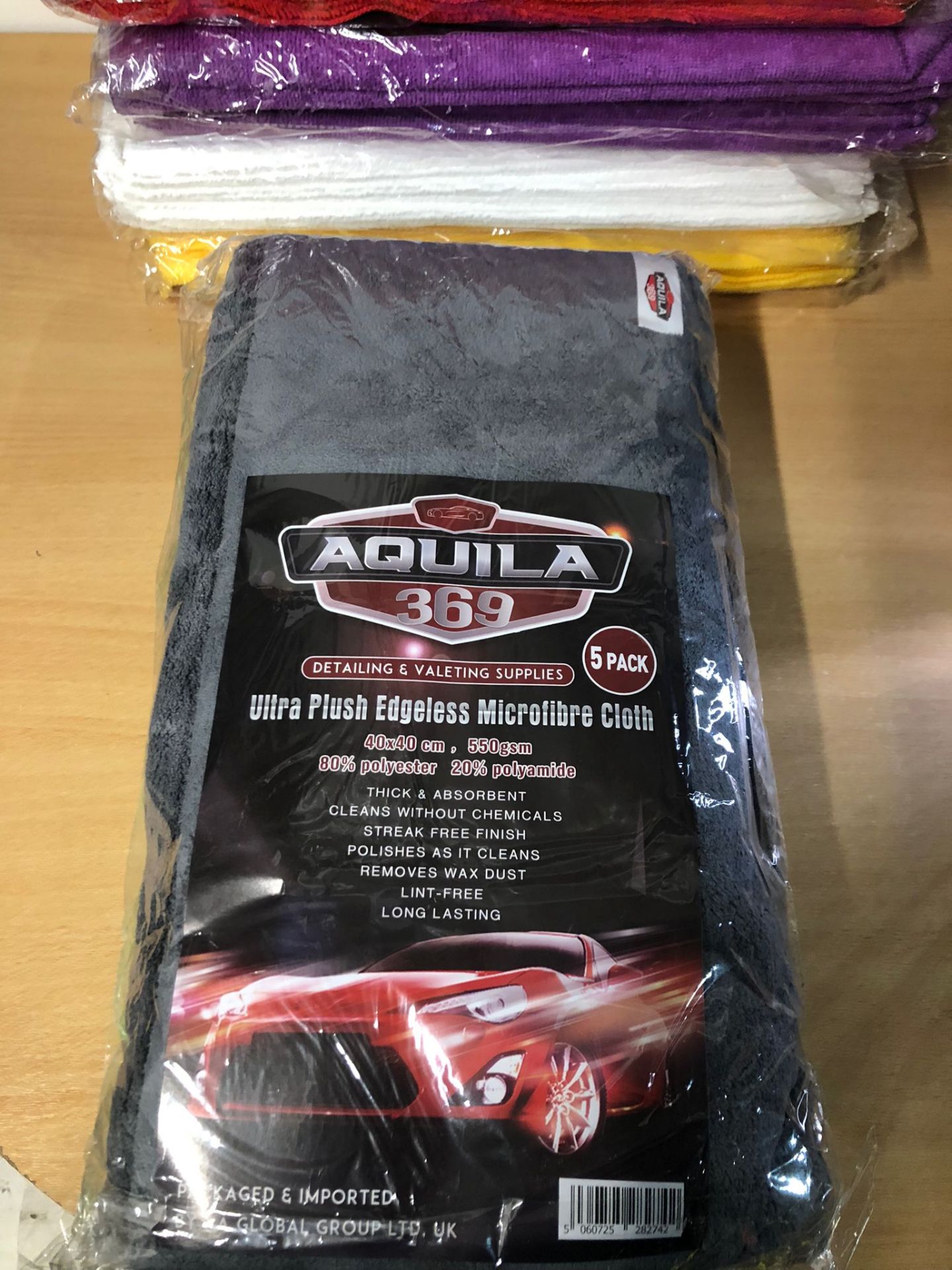 6 Packs of Detailing and Valeting Microfibre Cleaning Cloths Brand New 40 x 40cm - Image 4 of 9