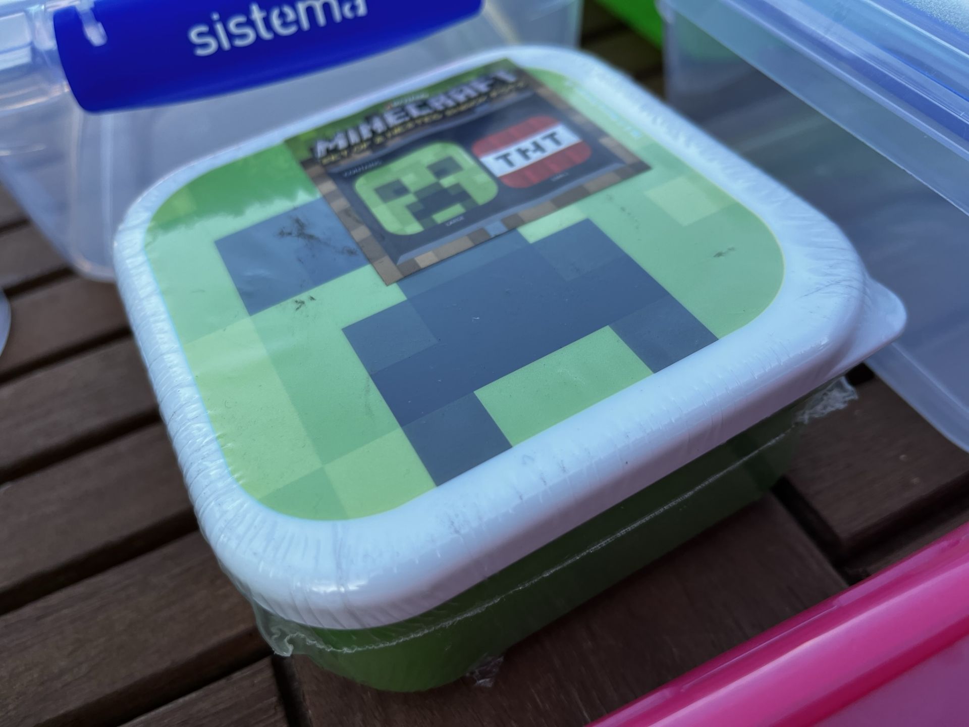 Job Lot - New & Used Plastic Containers, Tupperware & Drinks Bottles + Kids Bowls - Image 3 of 4