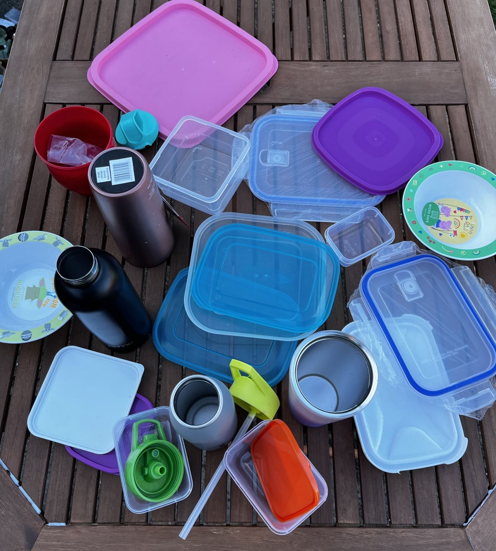 Job Lot - New & Used Plastic Containers, Tupperware & Drinks Bottles + Kids Bowls - Image 4 of 4