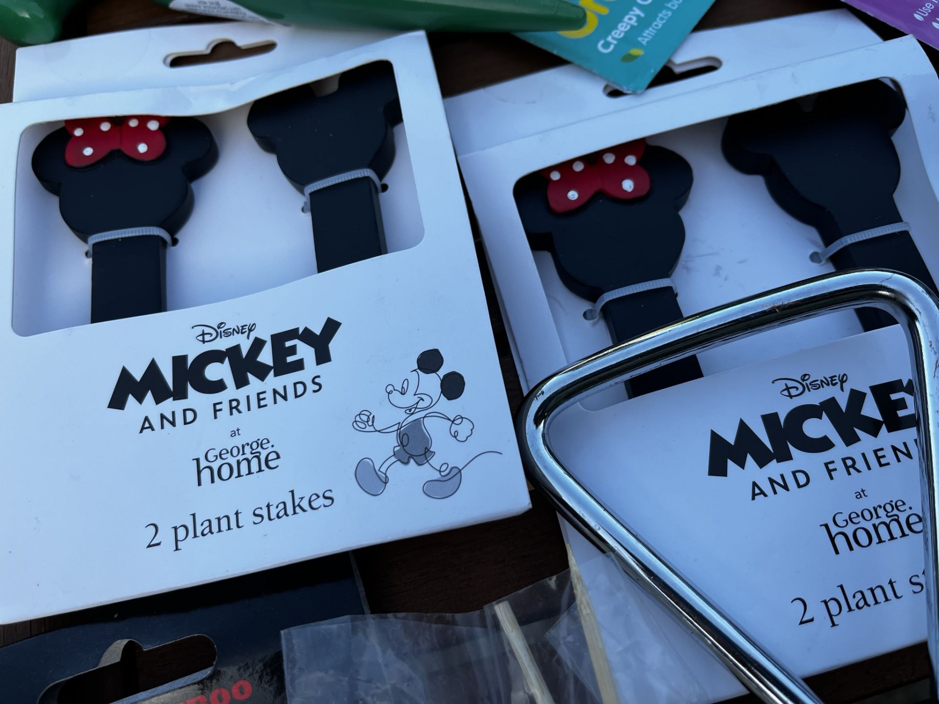 Home Garden & Camping - BBQ Skewers, Bird Feeder, Umbrella, Utensils, Seeds & Much More - Image 4 of 4