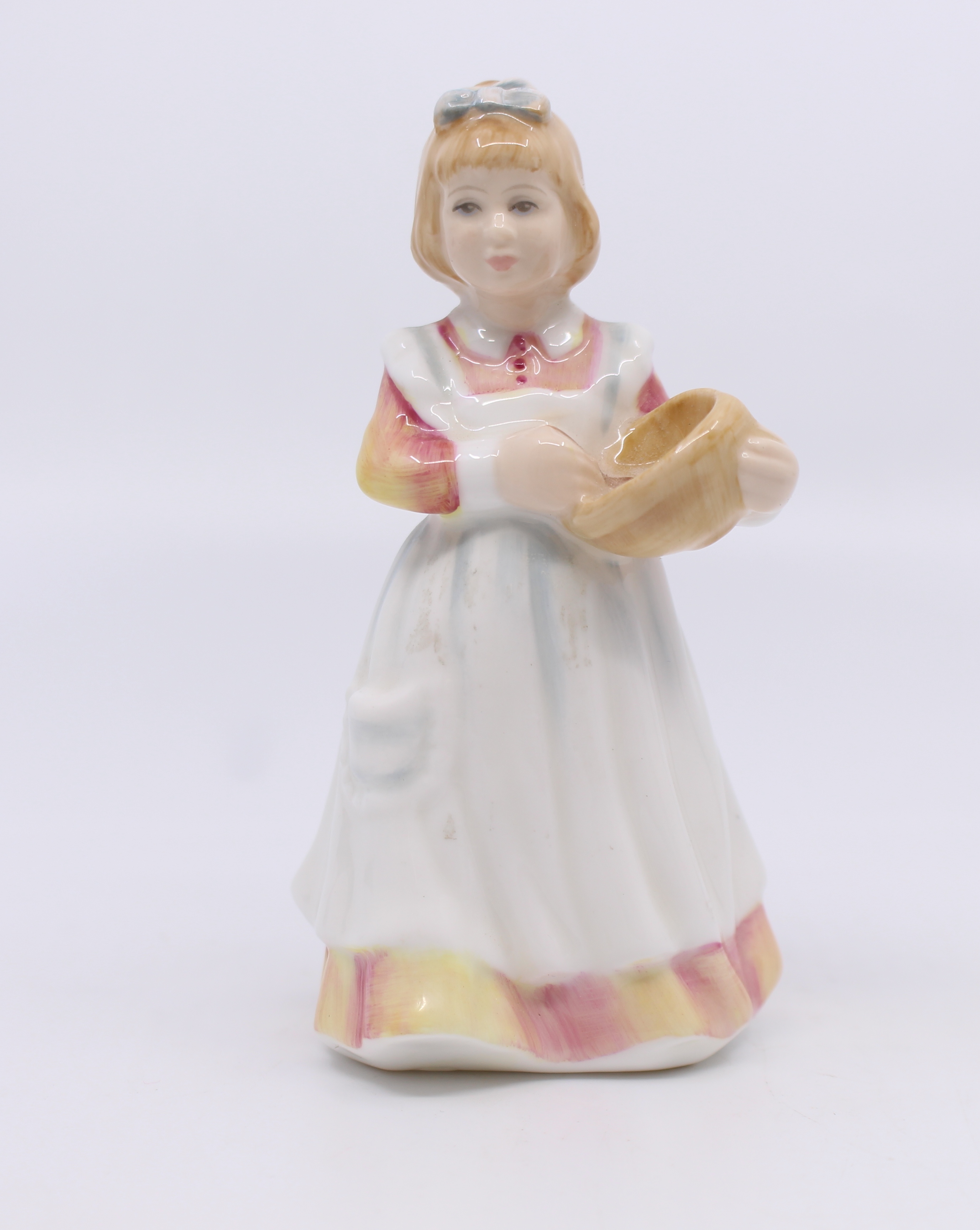 Royal Doulton Figurine Mother's Helper HN 3650