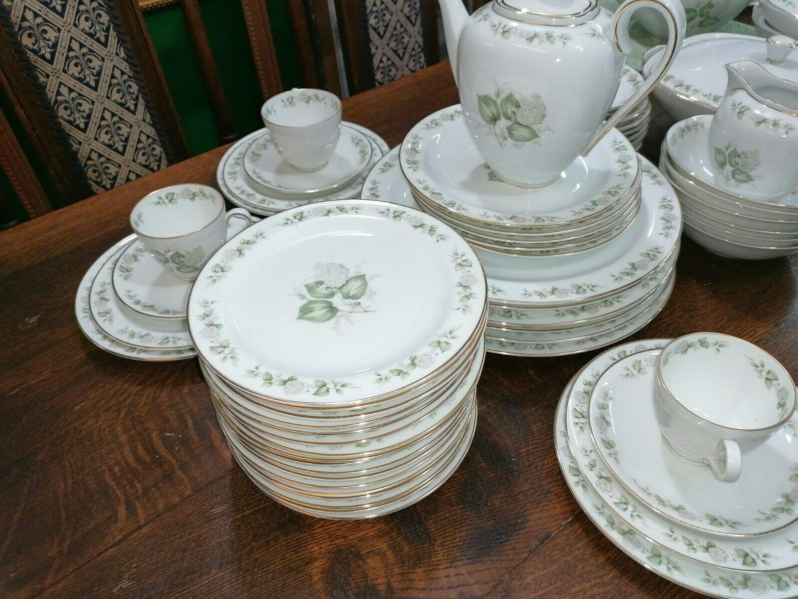 Large Franconia Krautheim Summer Bloom Pattern Dinner Service - Image 11 of 15