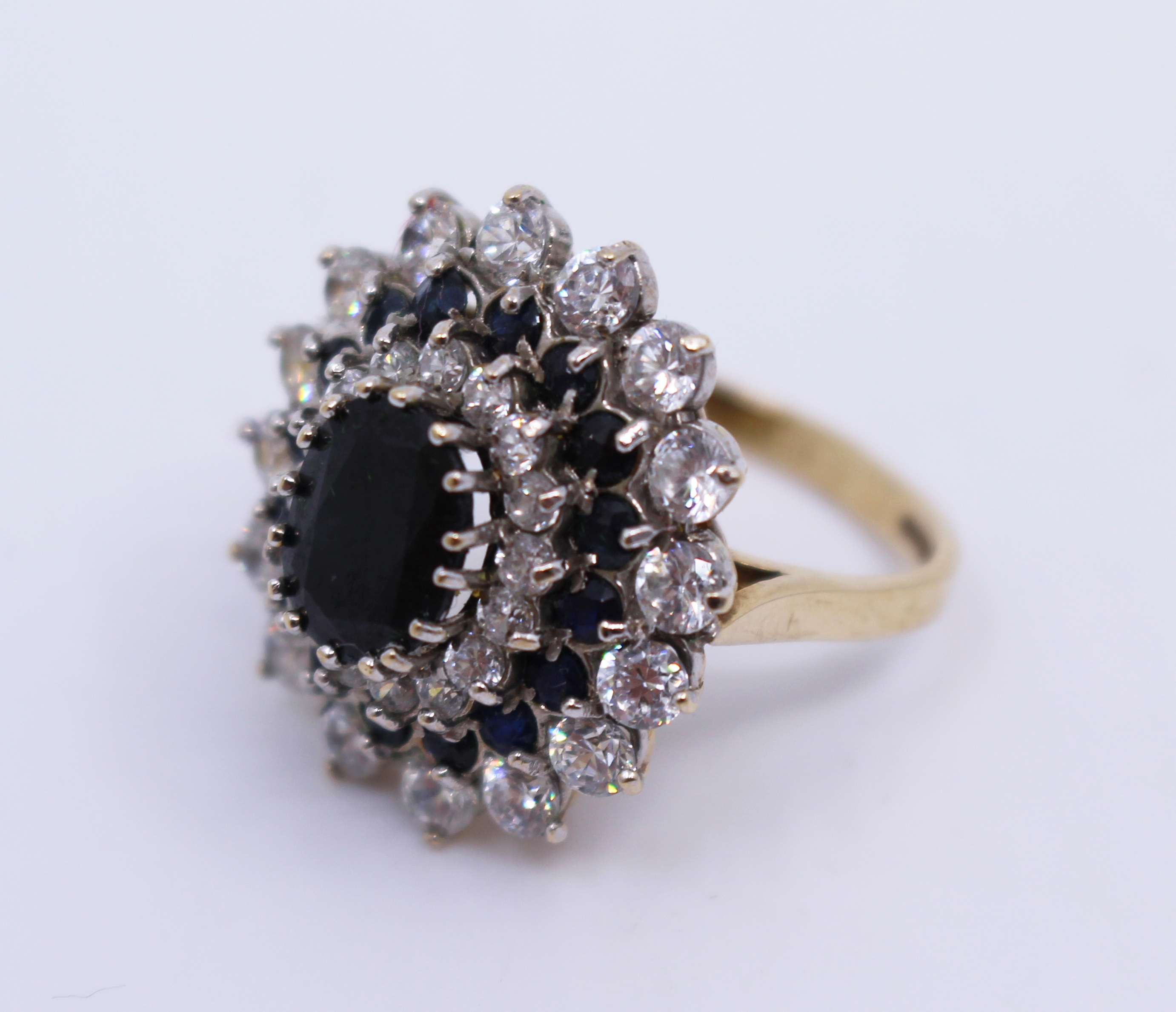 Decorative Sapphire & Diamond Style 9ct Gold Ring - Image 2 of 4