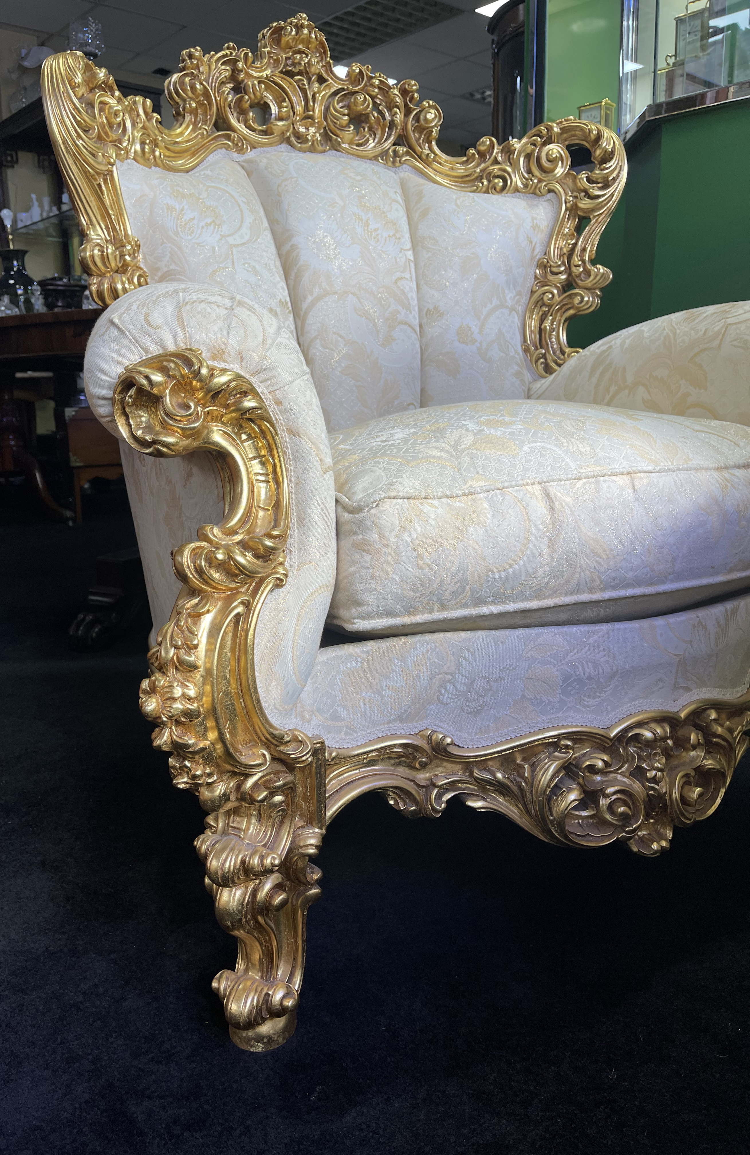 Fine Ornate Italian Silk Three Piece Giltwood Suite - Image 20 of 20