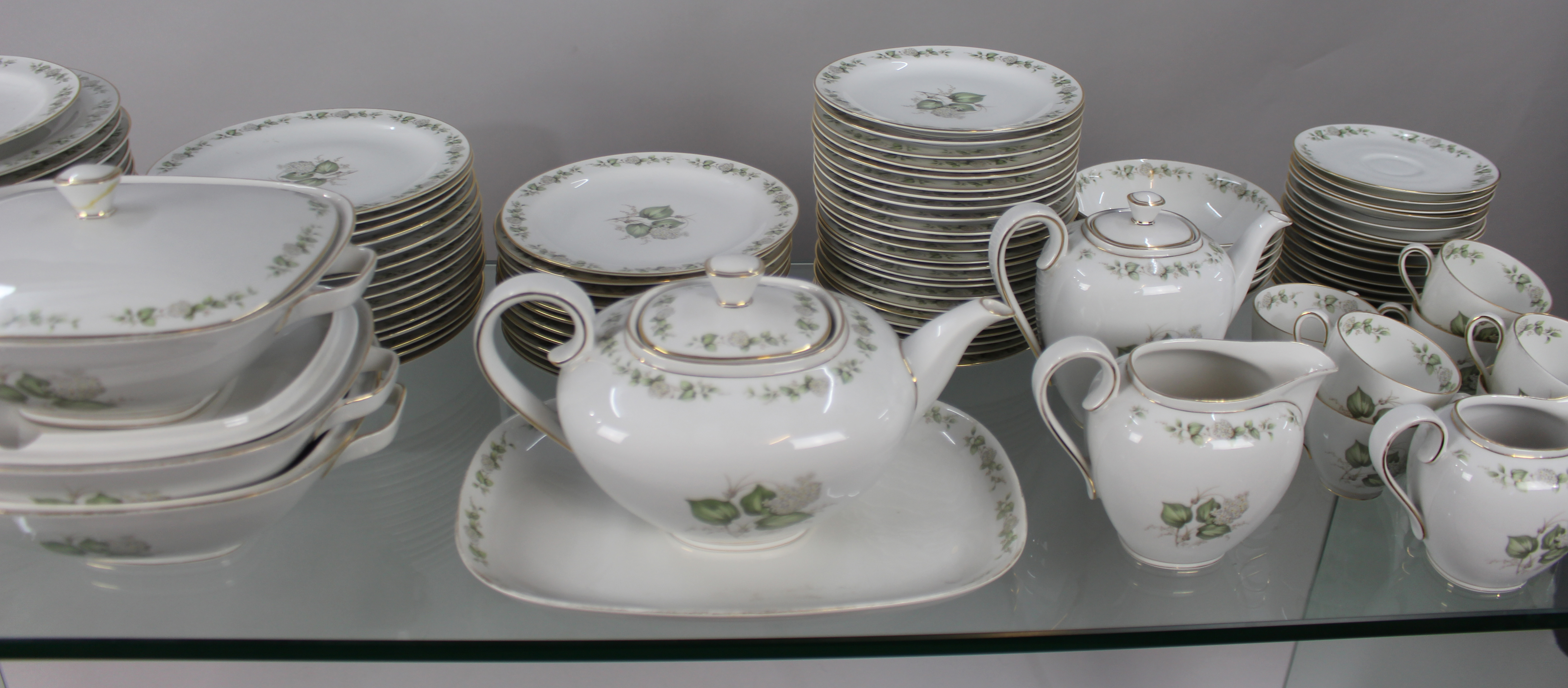 Large Franconia Krautheim Summer Bloom Pattern Dinner Service - Image 3 of 15