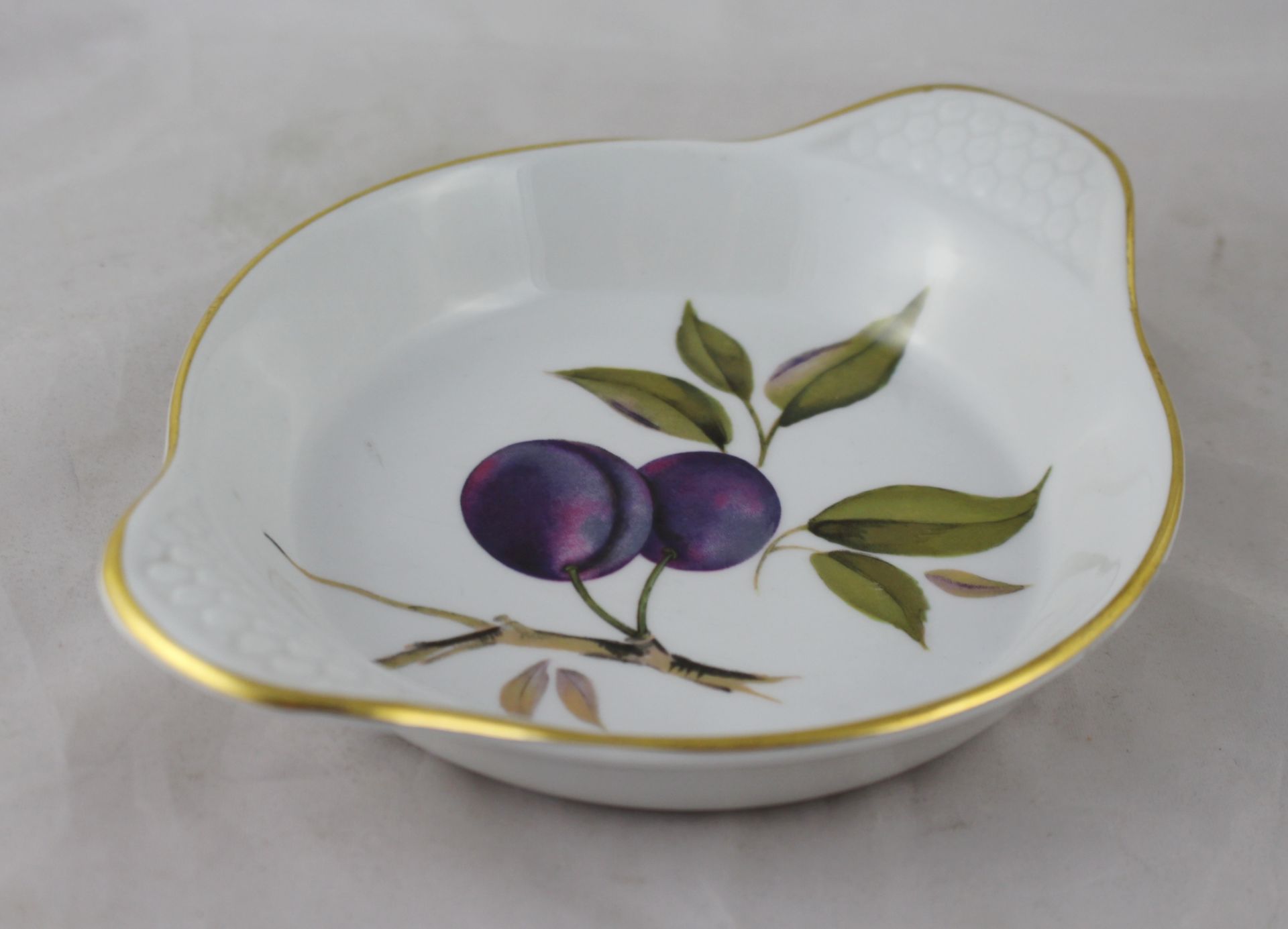 Royal Worcester Evesham Serving Dish - Image 3 of 4