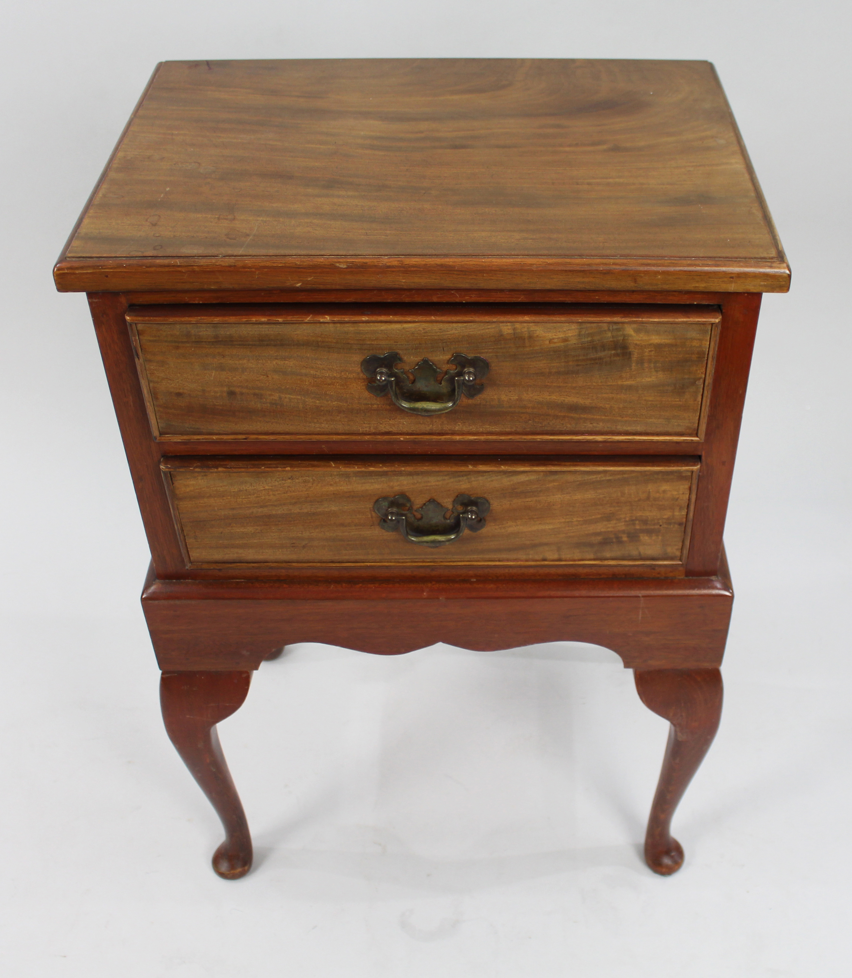 Vintage Mahogany Two Drawer Chest of Drawers - Image 3 of 6