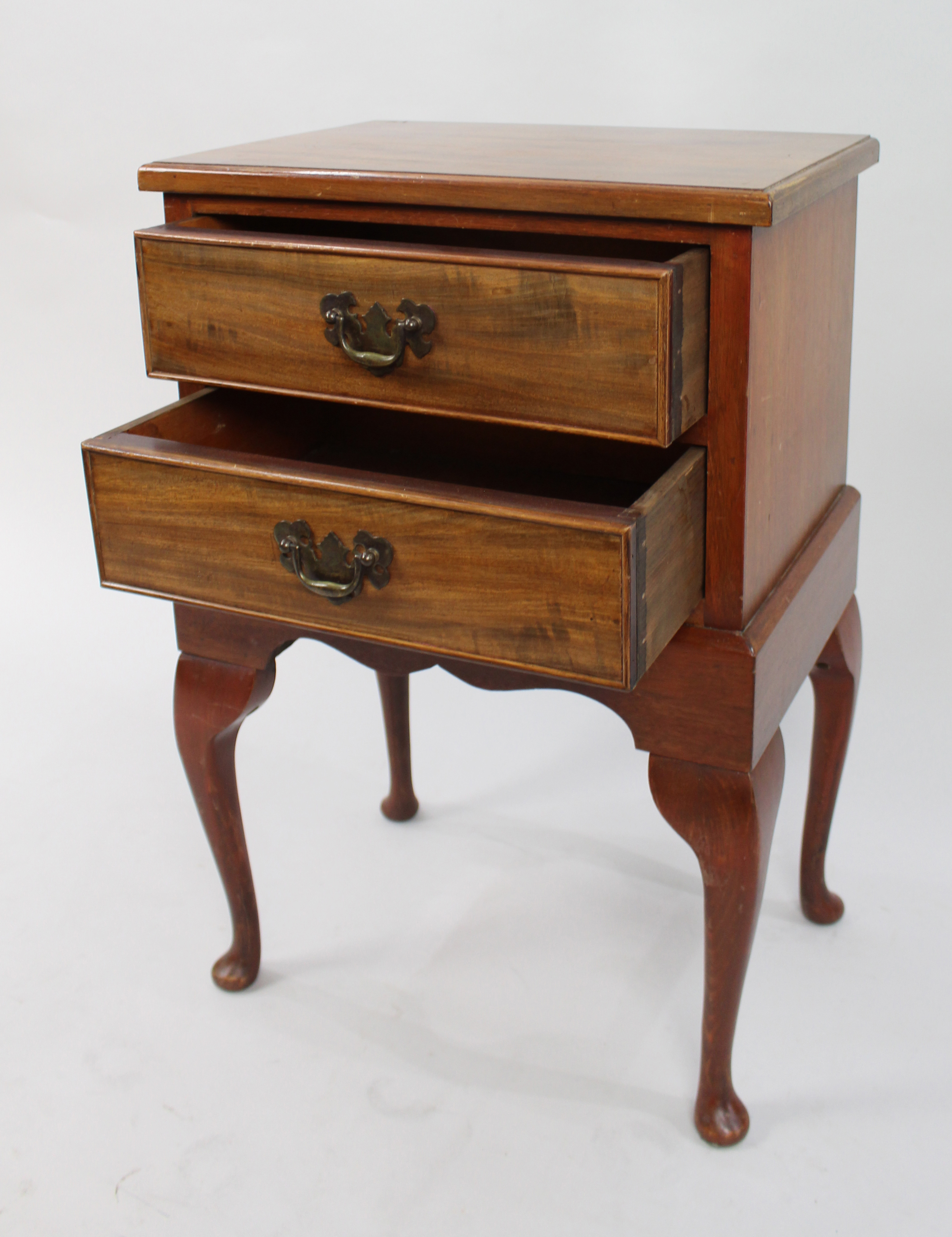 Vintage Mahogany Two Drawer Chest of Drawers - Image 4 of 6