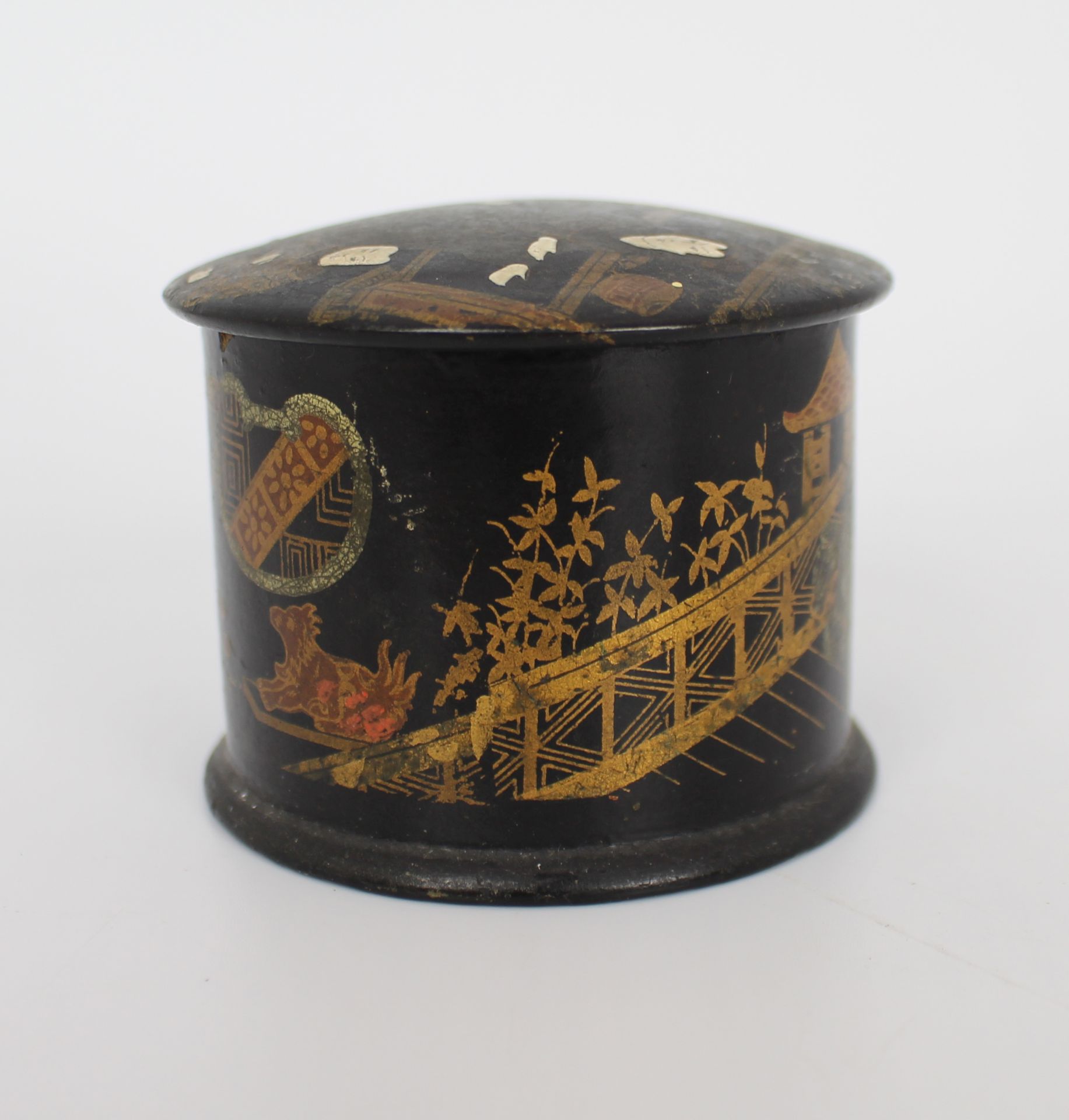 19th c. Chinese Lacquered Box - Image 4 of 6