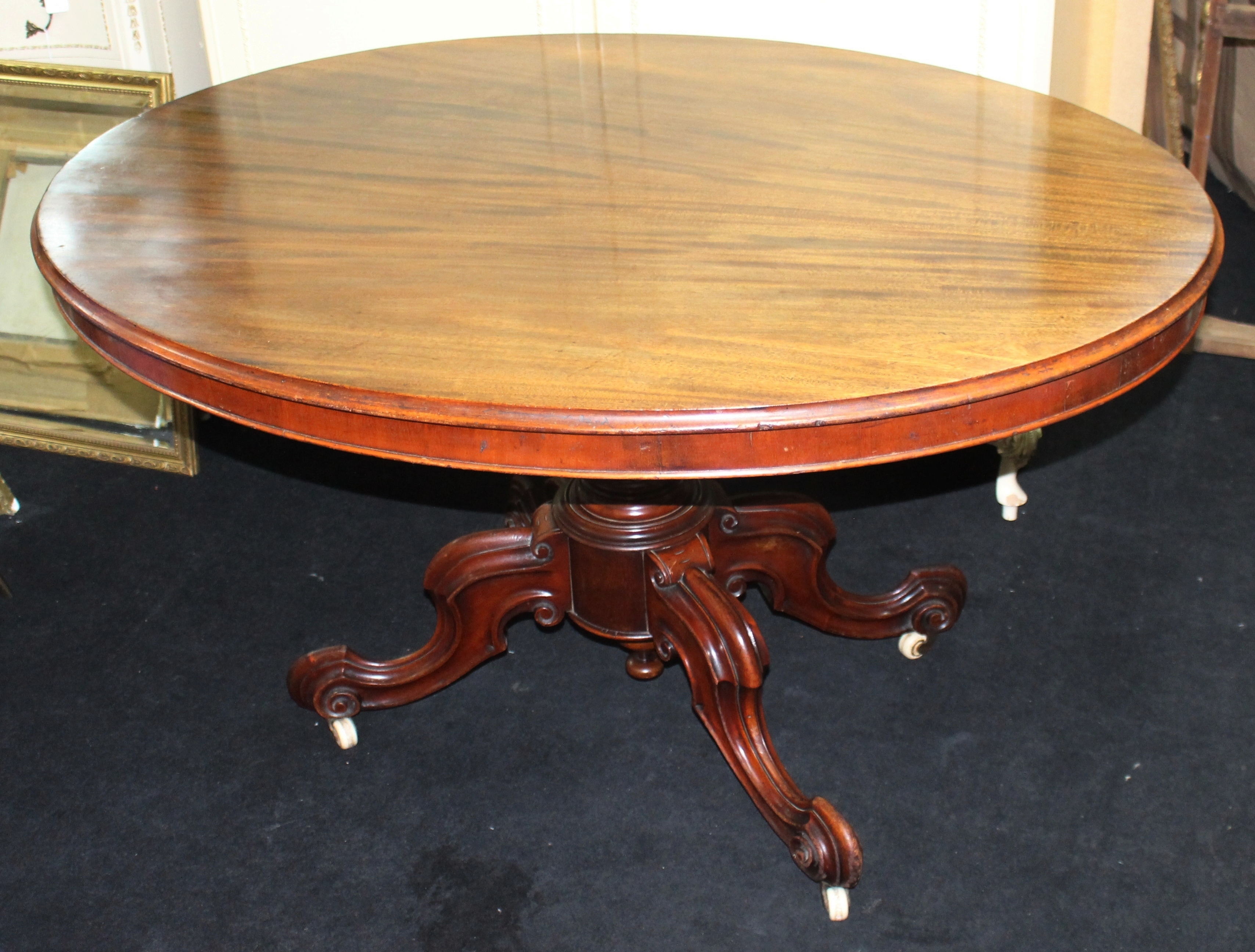 Mahogany Late 19th c. Oval Table