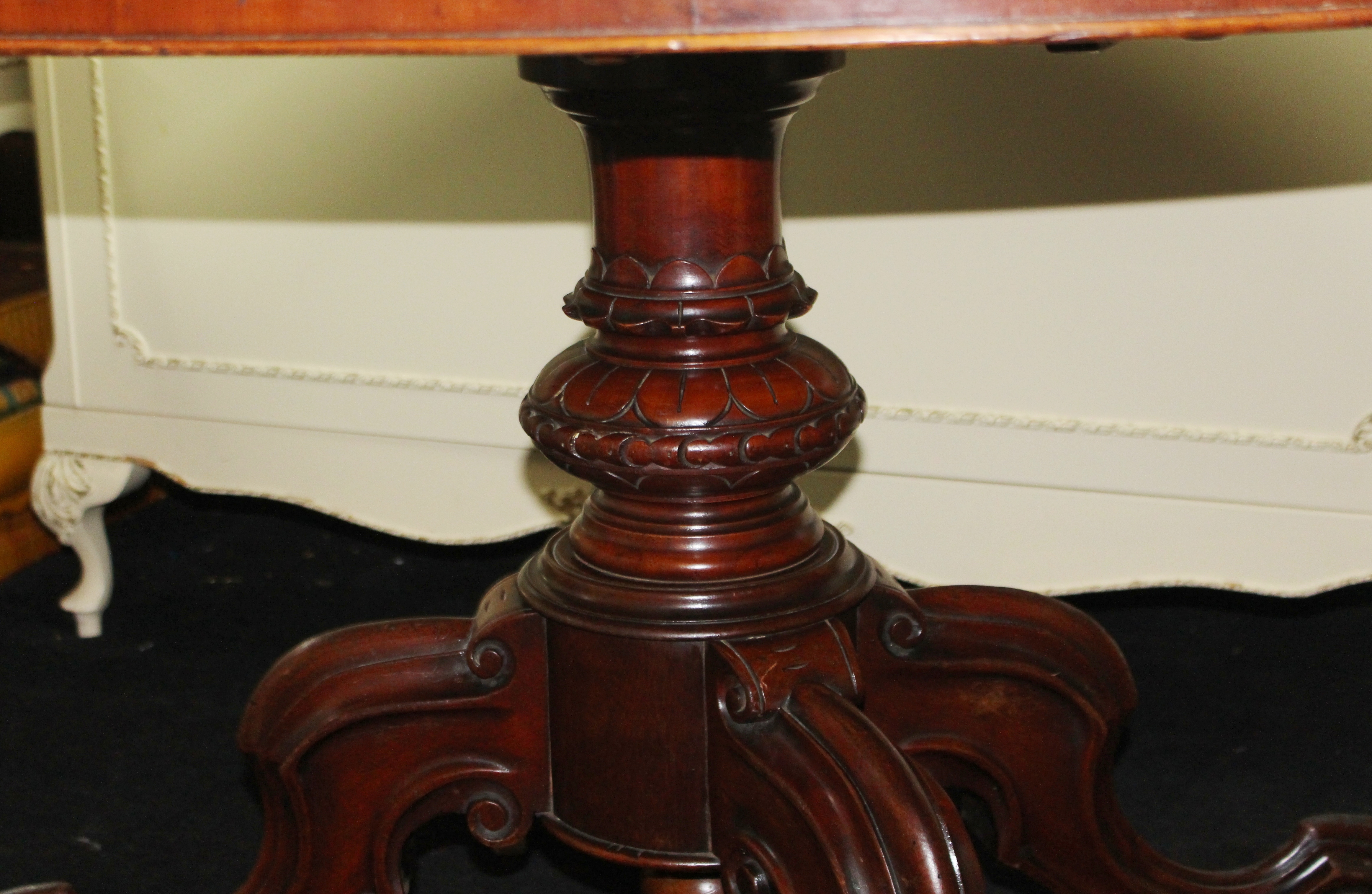 Mahogany Late 19th c. Oval Table - Image 5 of 7