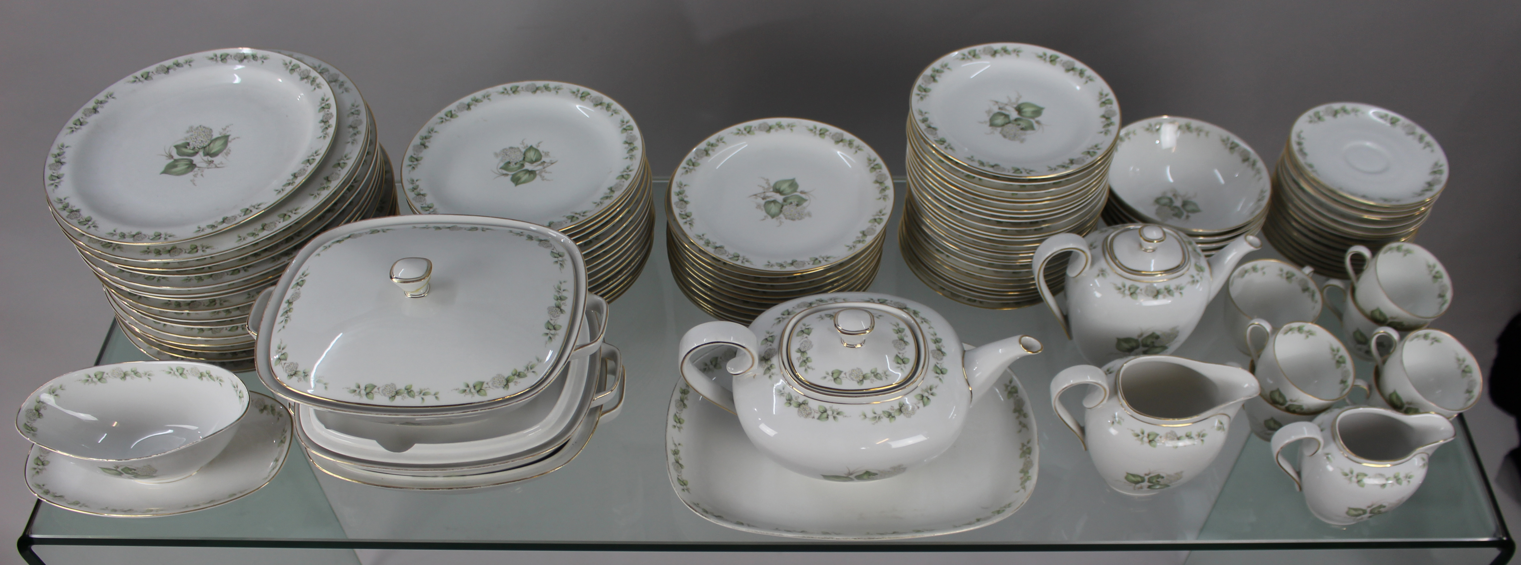 Large Franconia Krautheim Summer Bloom Pattern Dinner Service - Image 2 of 15