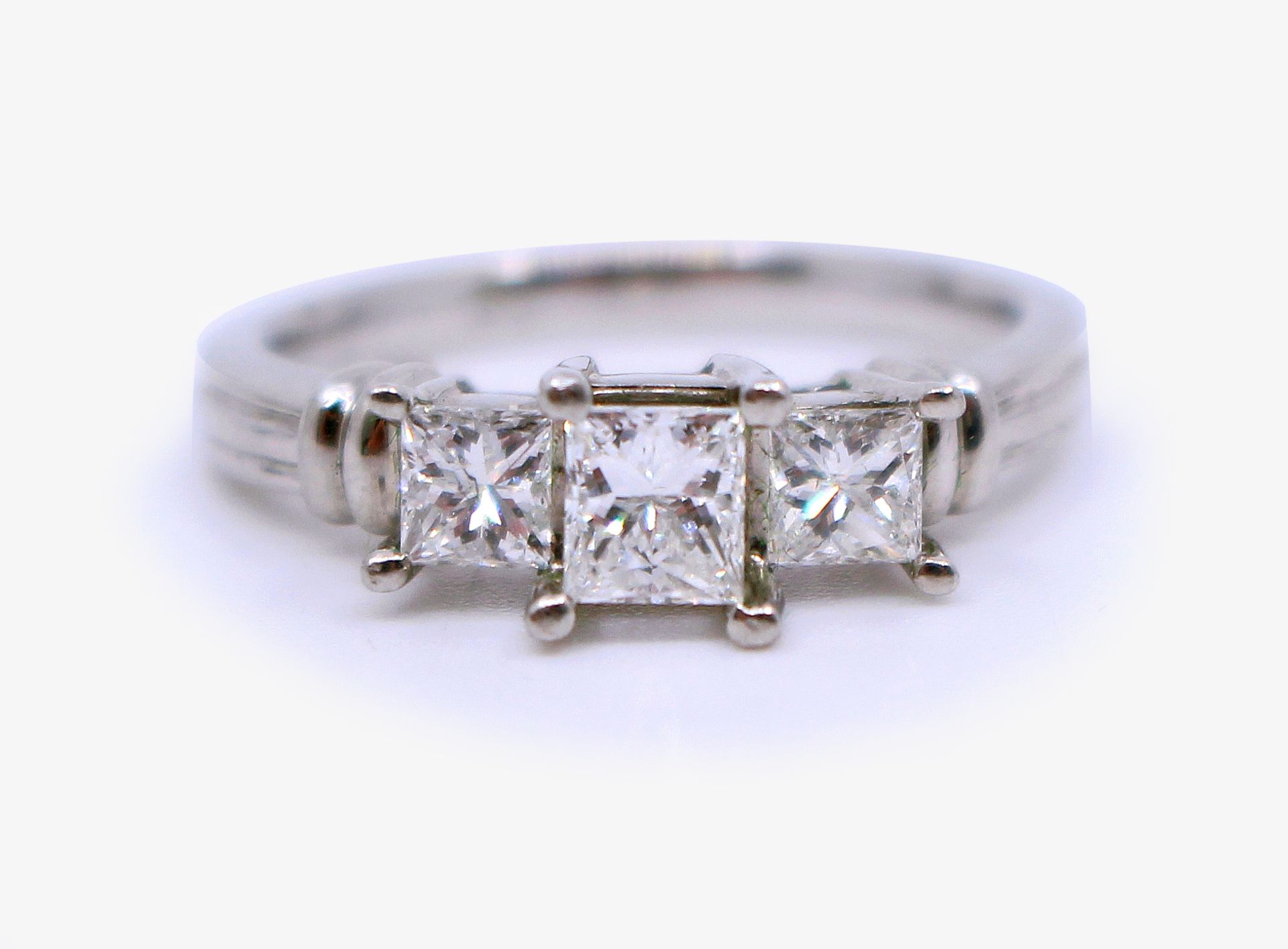 Three Stone 0.98 Carat Diamond Platinum Ring